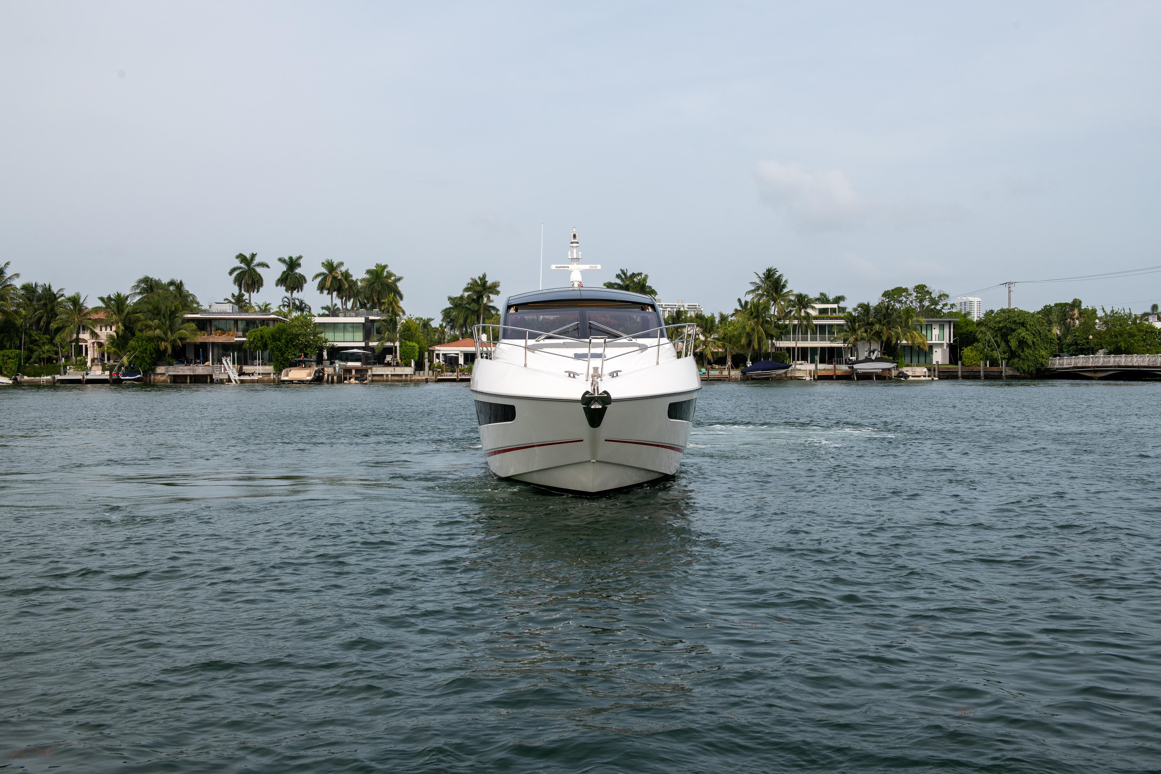 Sunseeker 60 - Exterior Profile