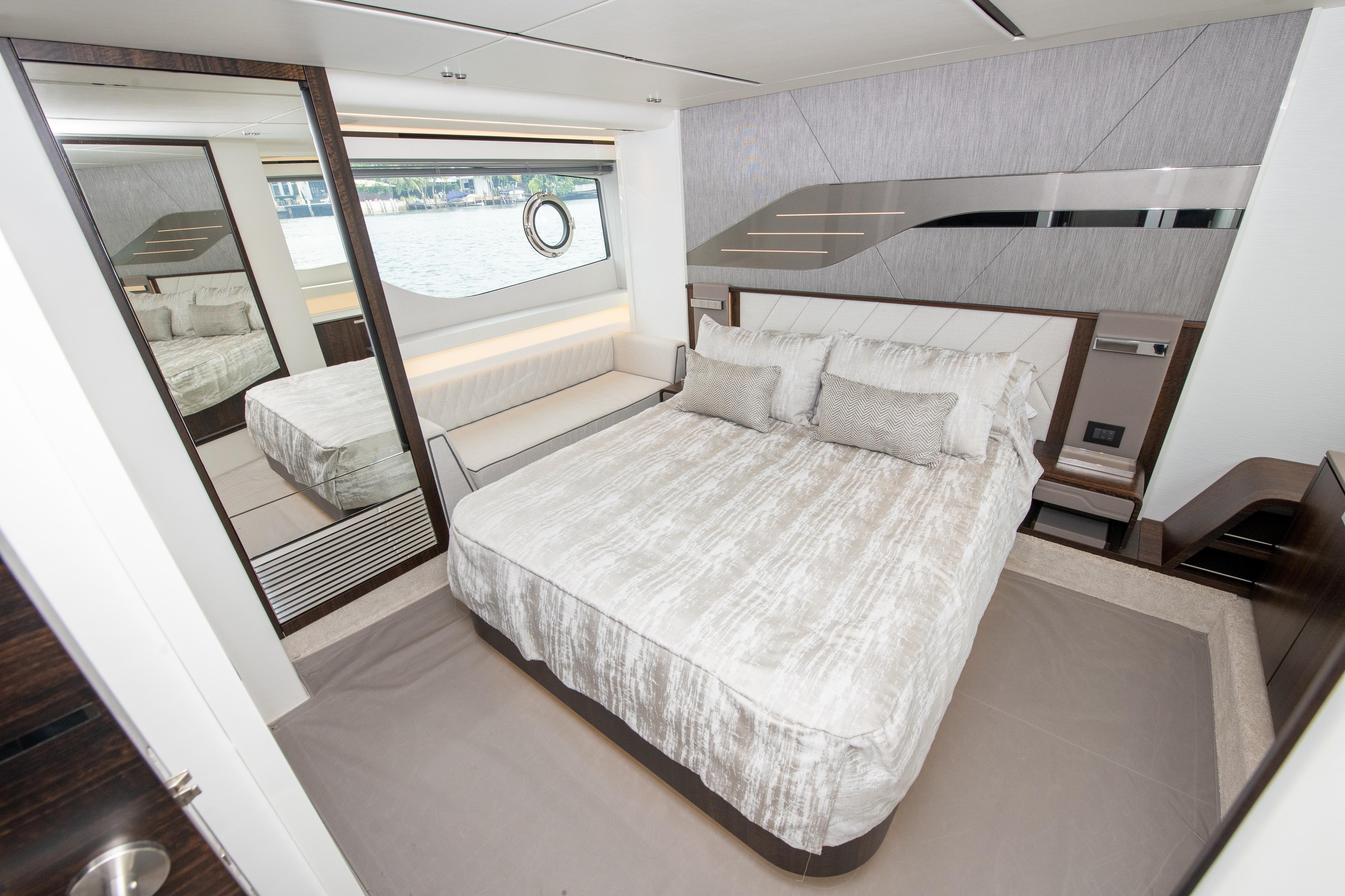 Sunseeker 60 - Master Stateroom