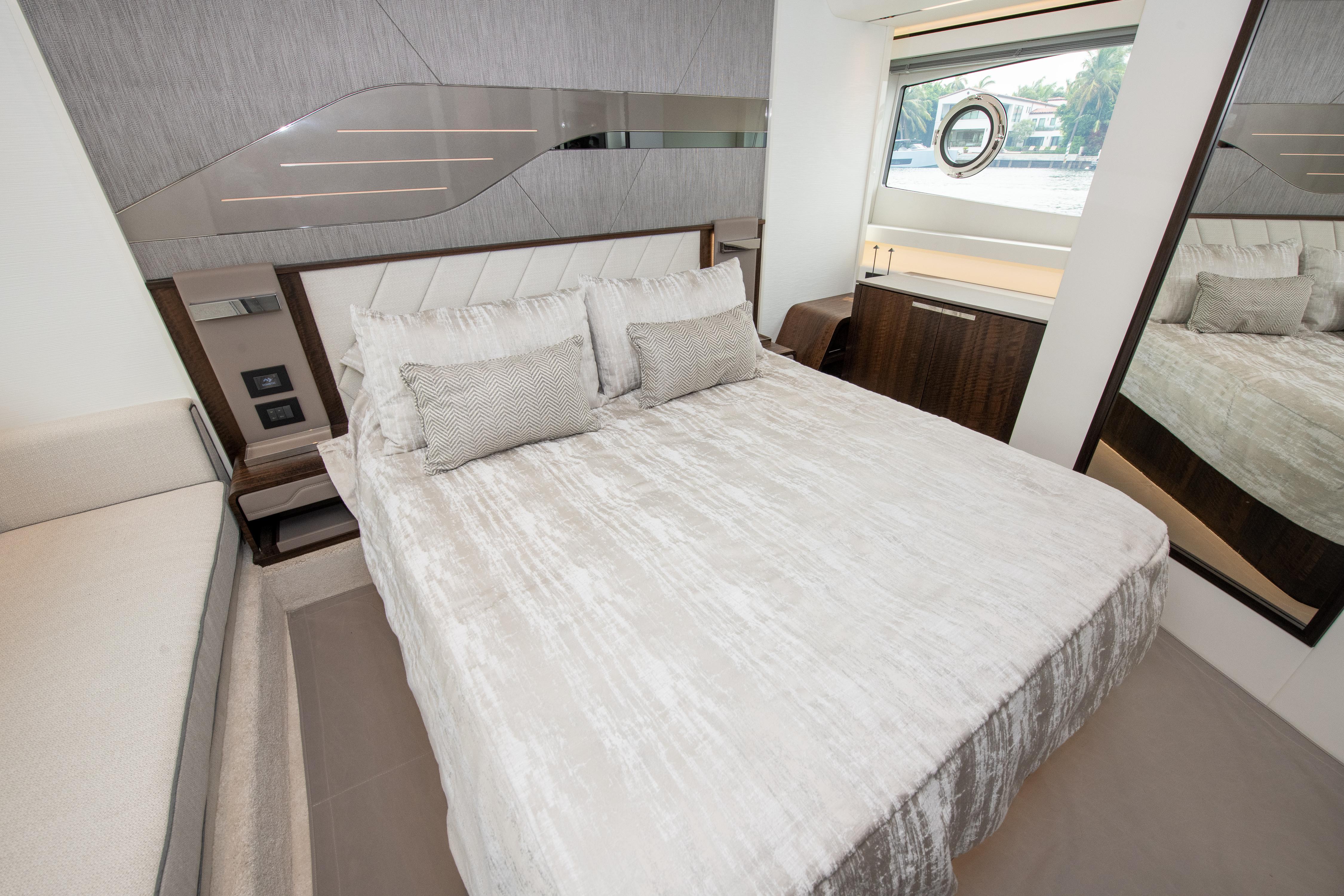 Sunseeker 60 - Master Stateroom