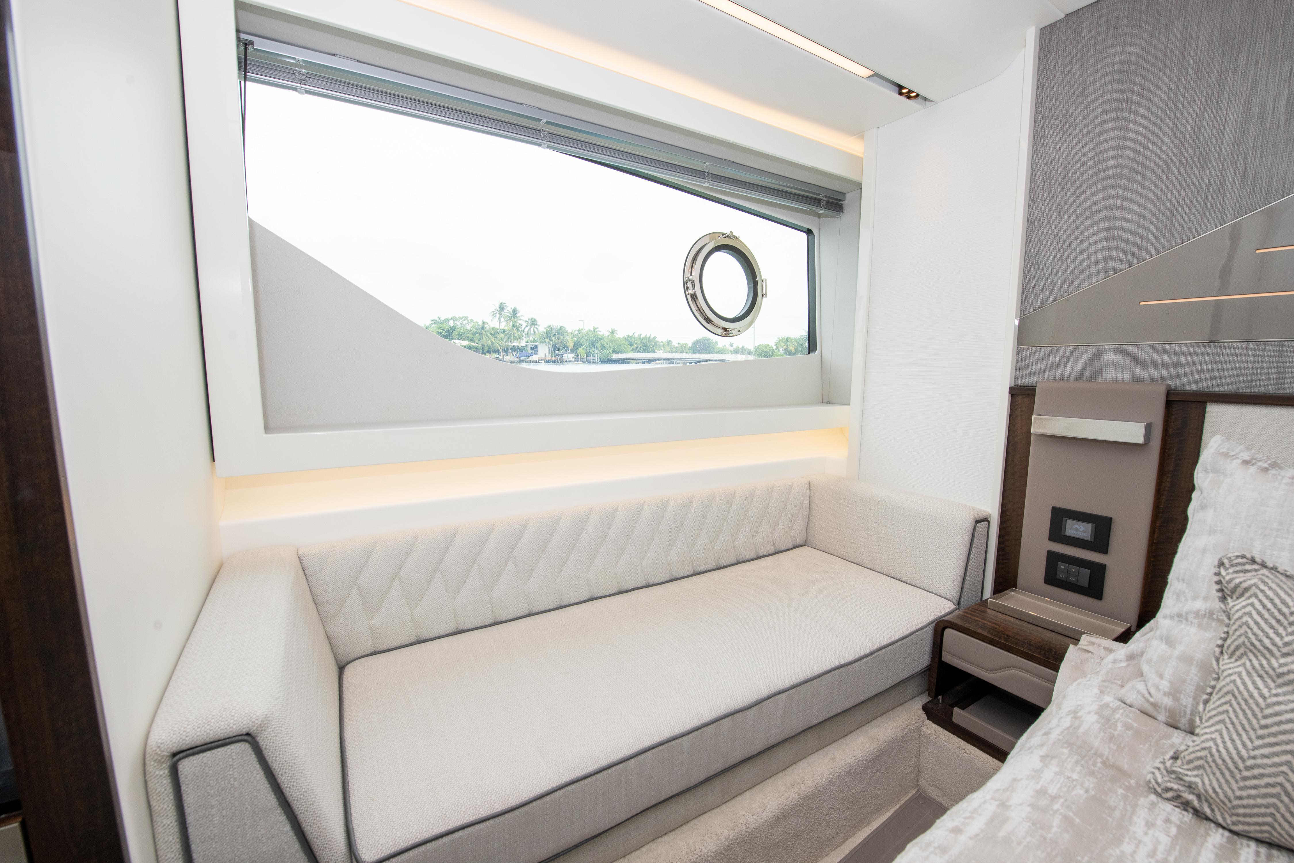 Sunseeker 60 - Master Stateroom