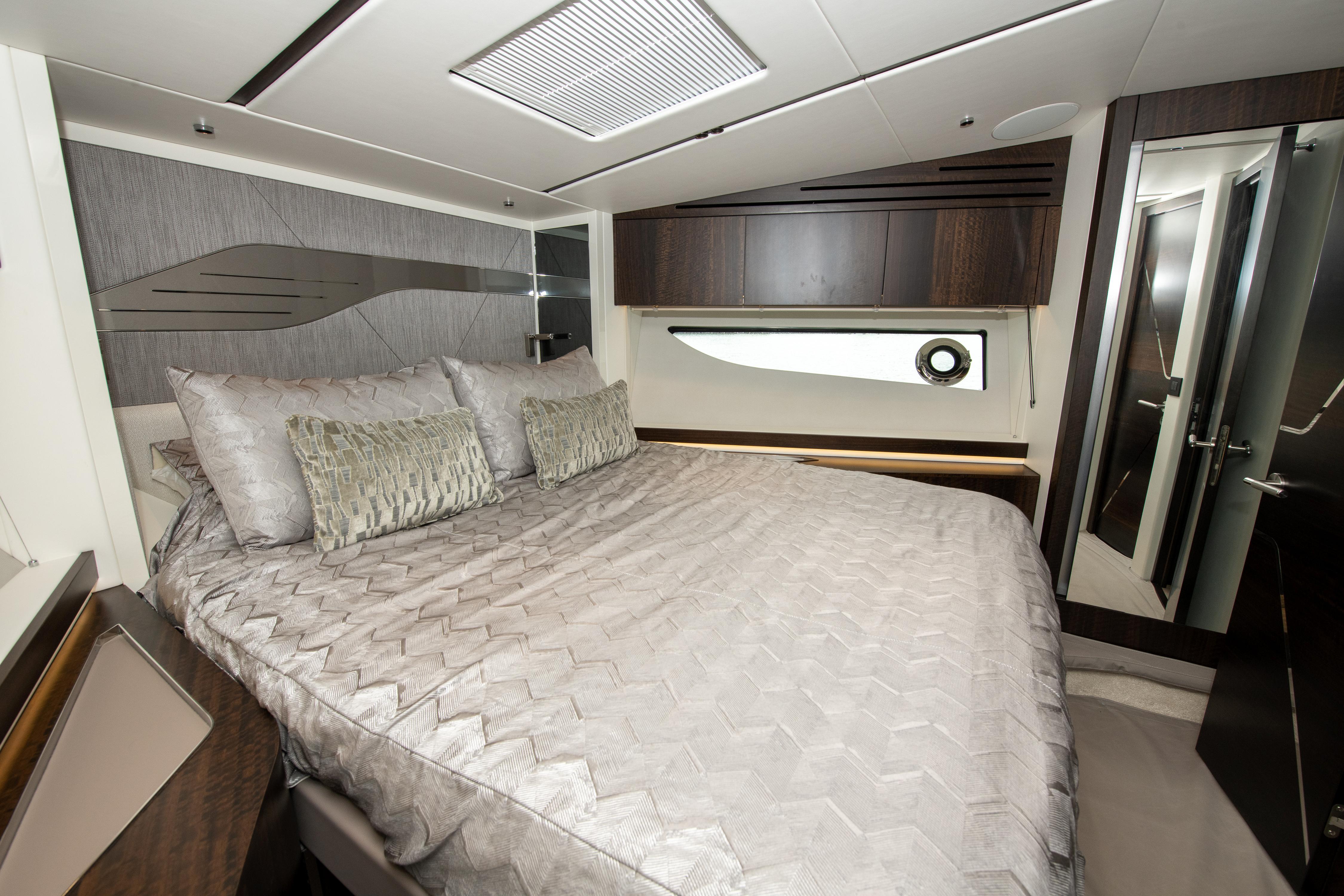 Sunseeker 60 - Forward Stateroom