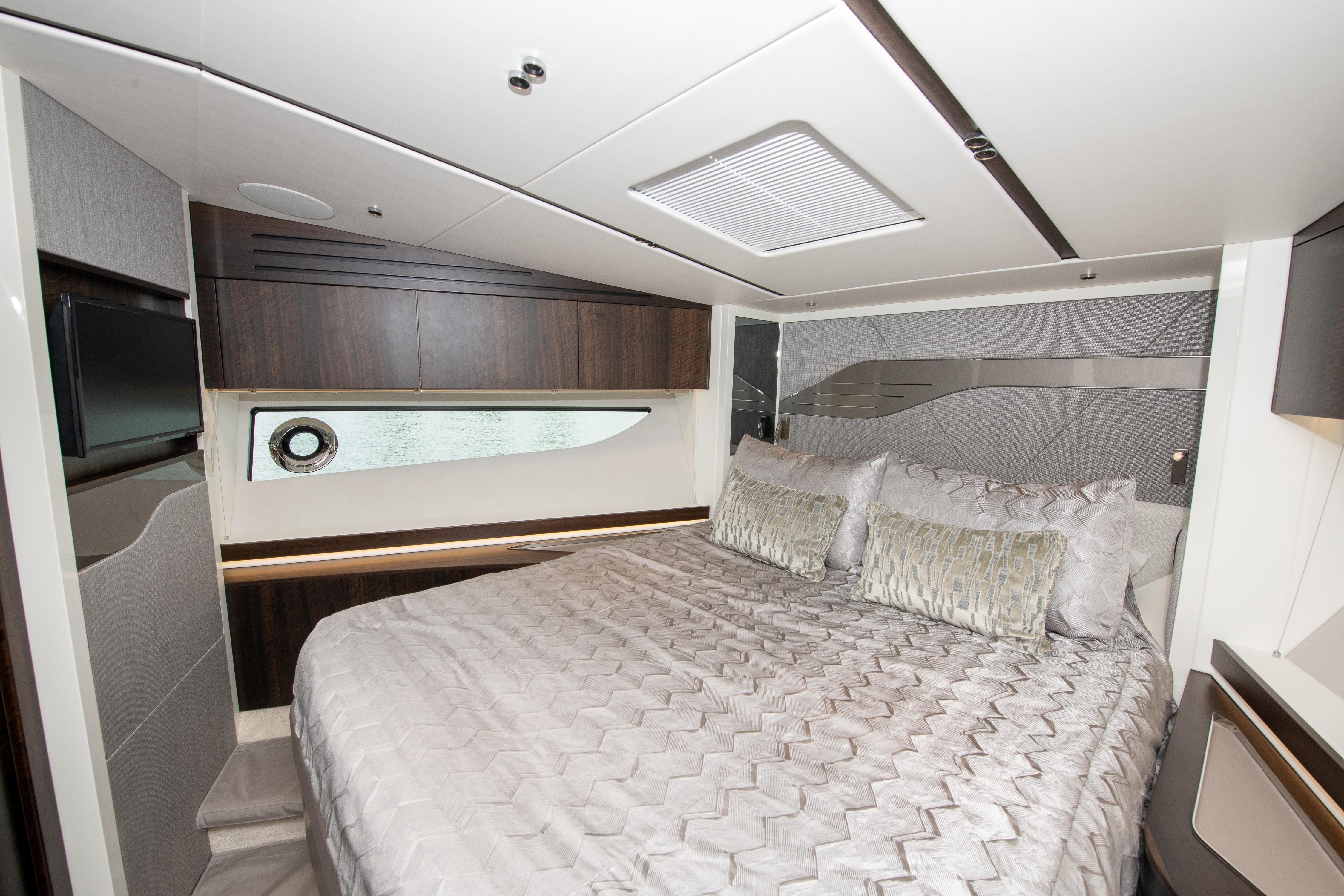 Sunseeker 60 - Forward Stateroom
