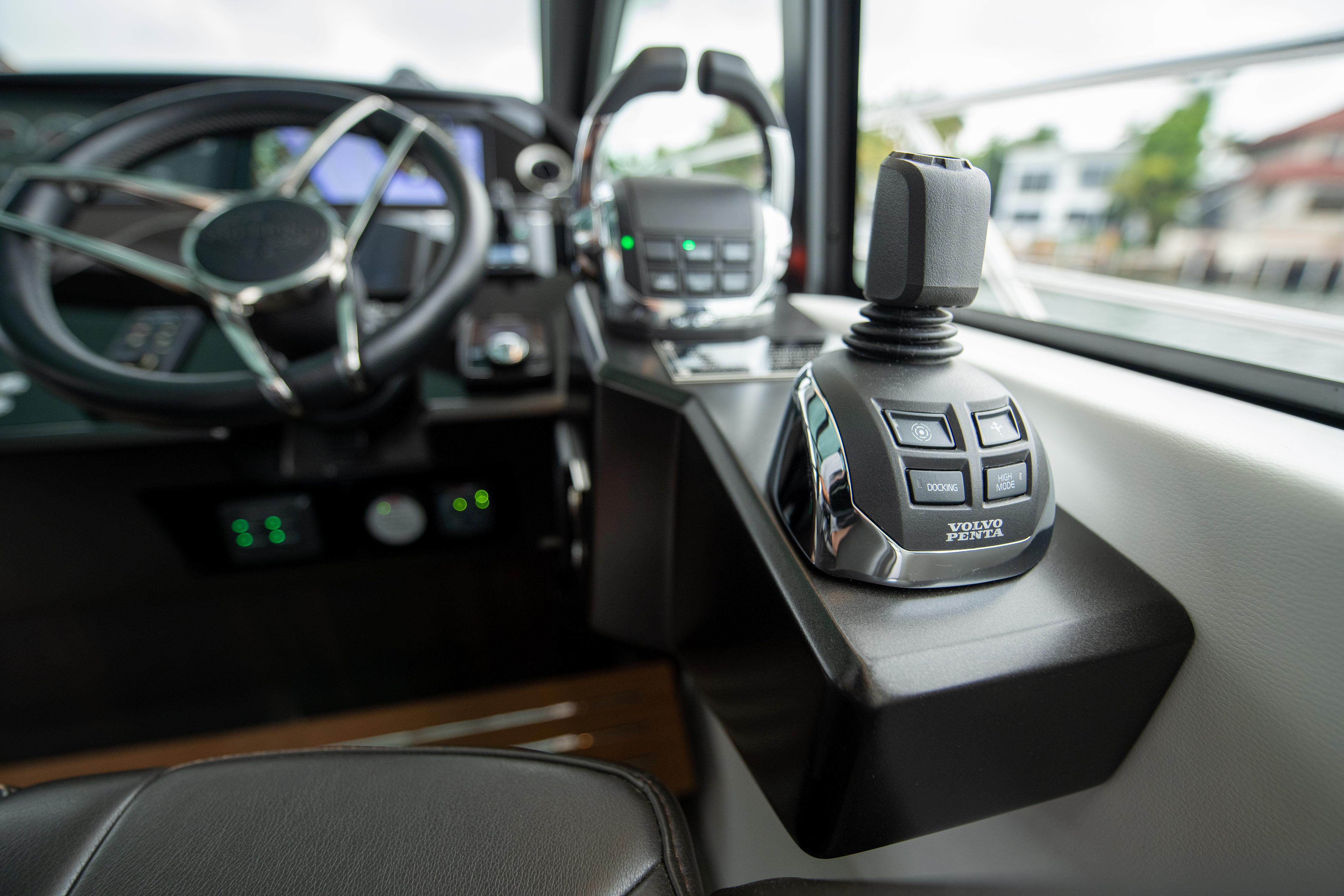 Sunseeker 60 - Helm