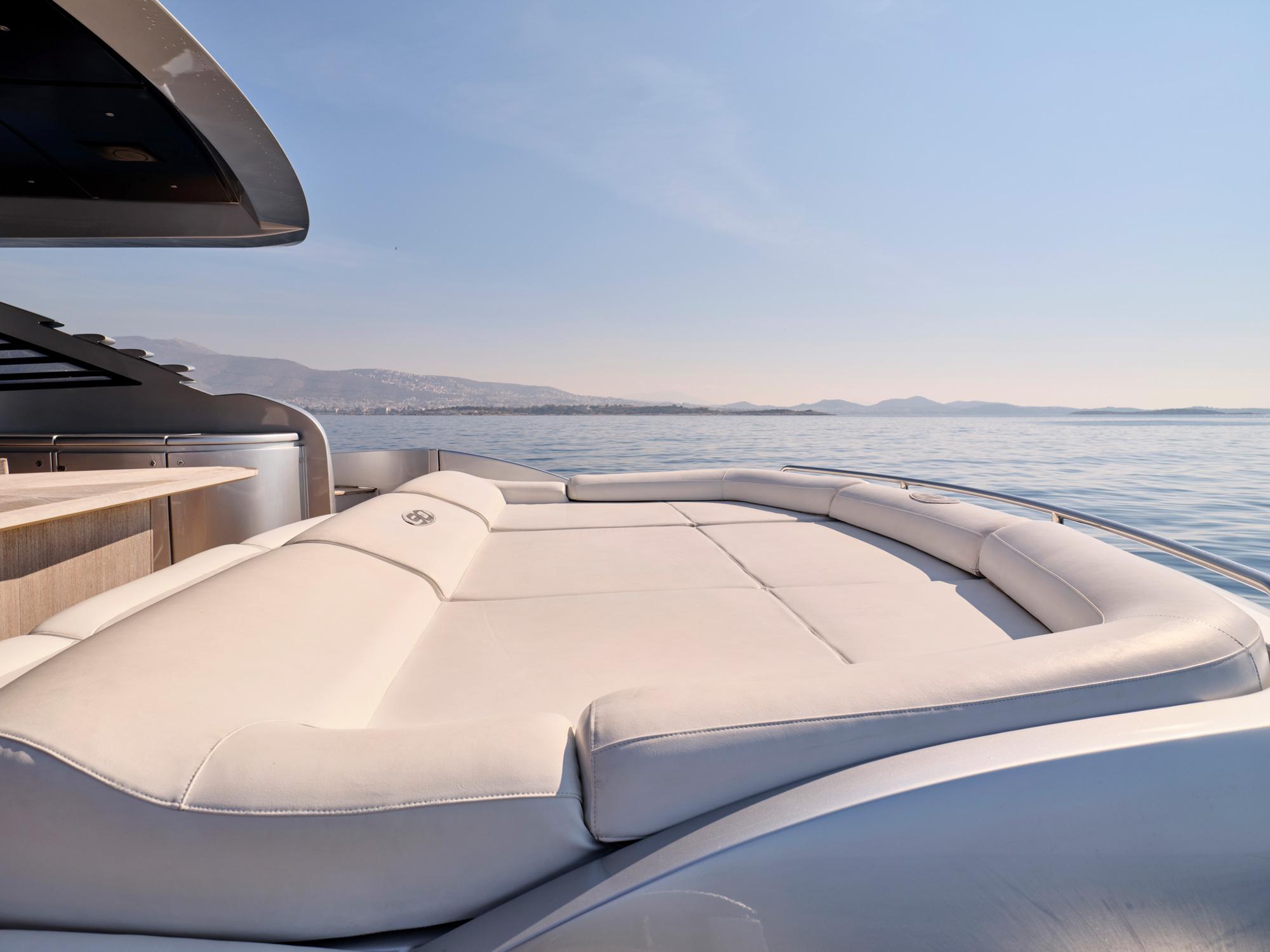 2006 Pershing 90