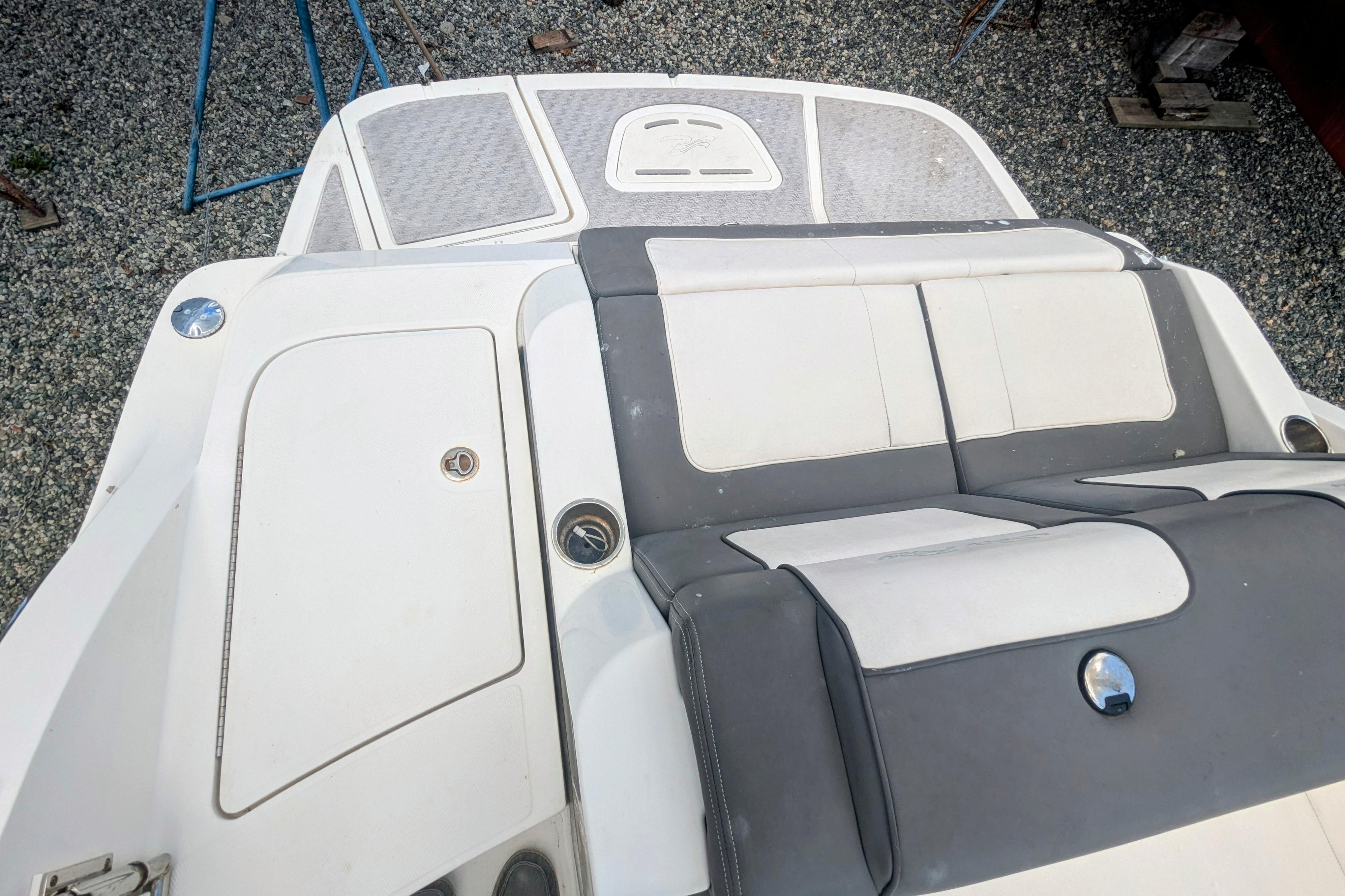 2011 Sea Ray 260 Sundeck-13