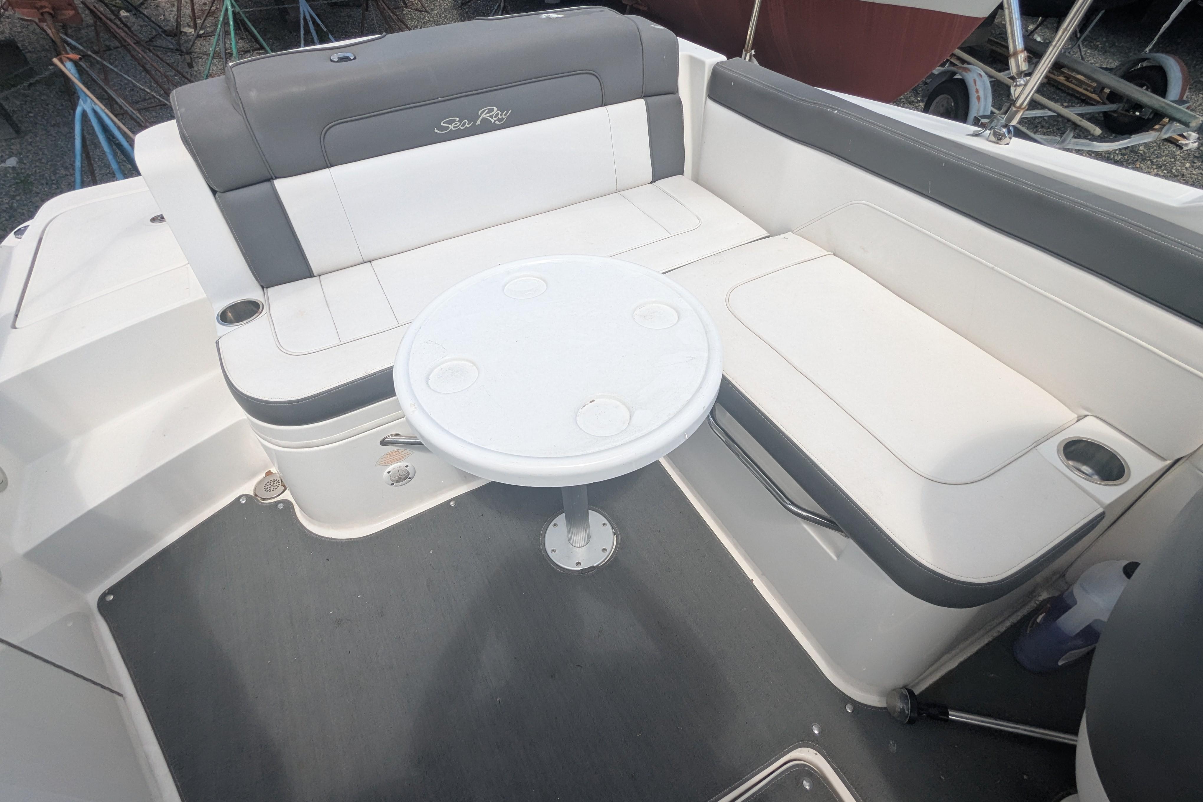 2011 Sea Ray 260 Sundeck-8