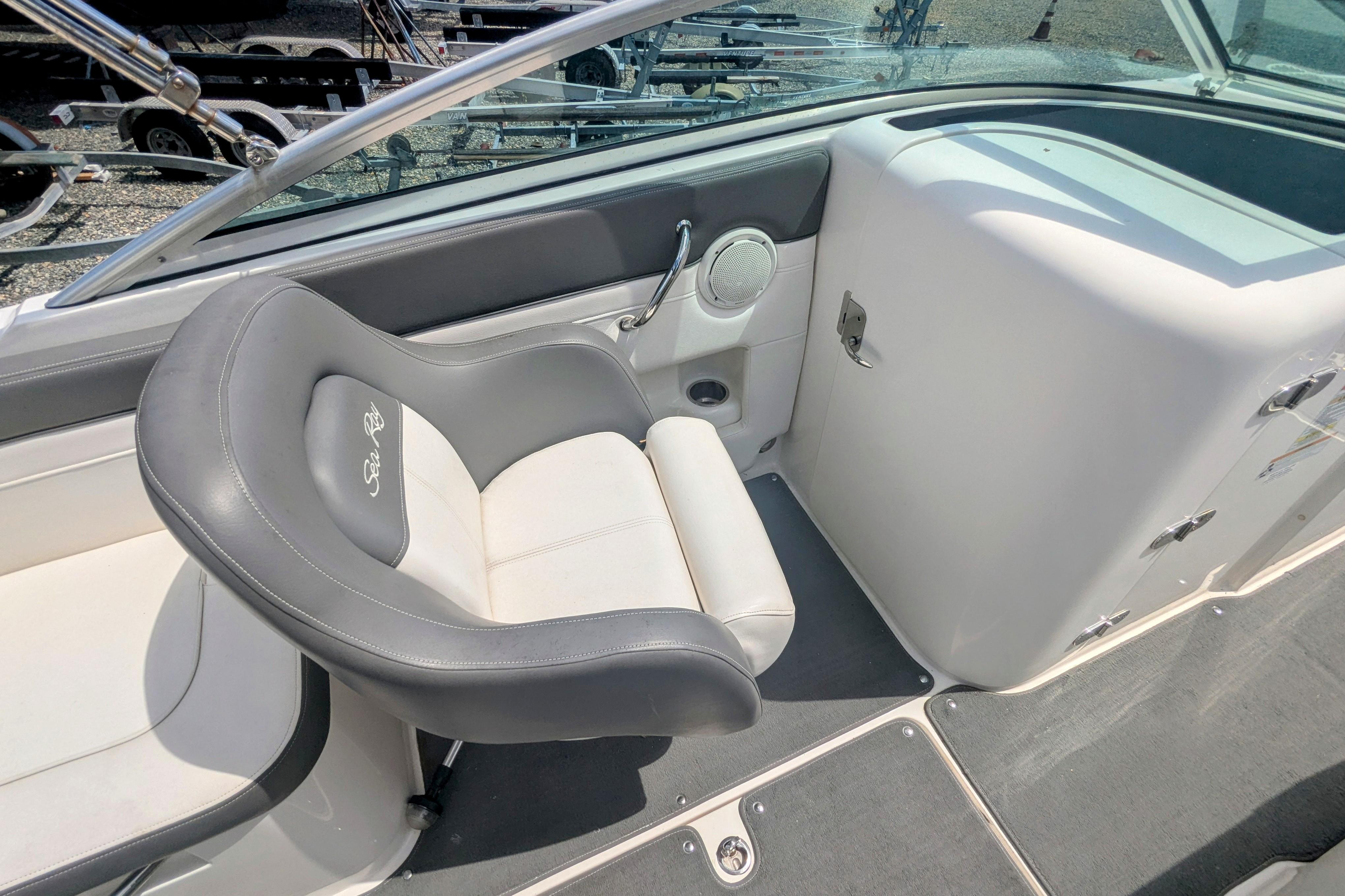 2011 Sea Ray 260 Sundeck-6
