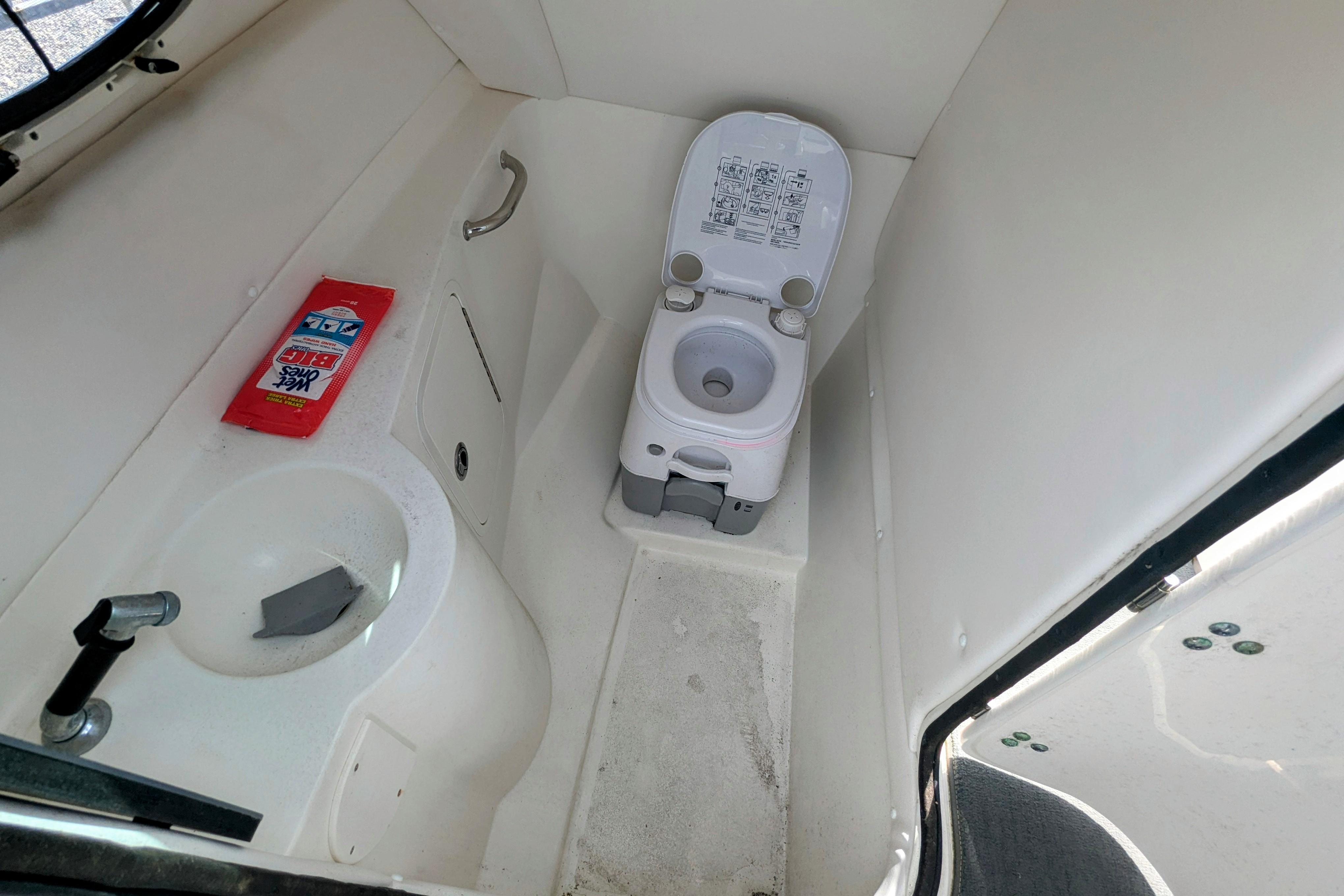 2011 Sea Ray 260 Sundeck-15