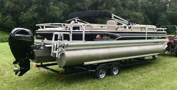 2015 Sun Tracker boat for sale, model of the boat is FISHIN' BARGE® 24 XP3 & Image # 5 of 13