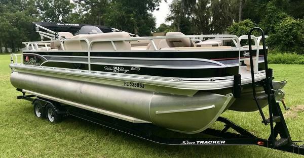 2015 Sun Tracker boat for sale, model of the boat is FISHIN' BARGE® 24 XP3 & Image # 6 of 13