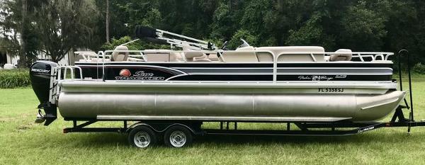 2015 Sun Tracker boat for sale, model of the boat is FISHIN' BARGE® 24 XP3 & Image # 9 of 13