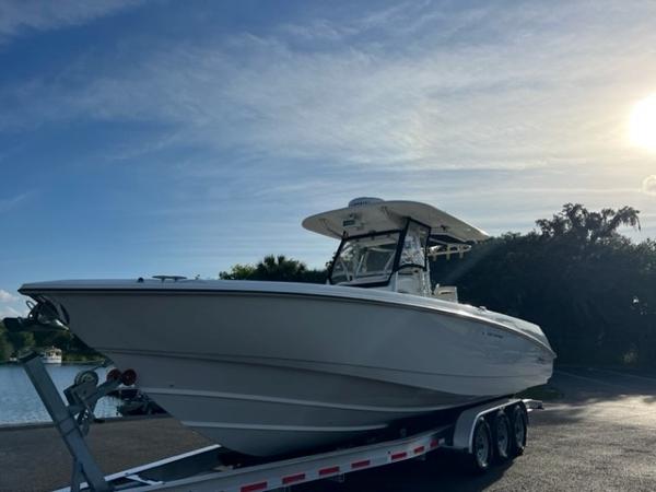 32' Boston Whaler, Listing Number 100915844, - Photo No. 14