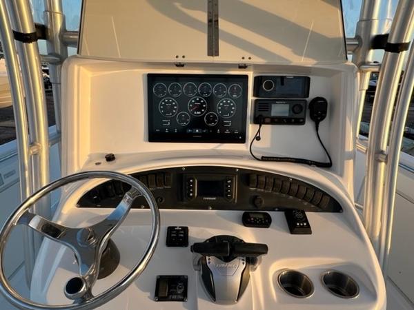 32' Boston Whaler, Listing Number 100915844, Image No. 20