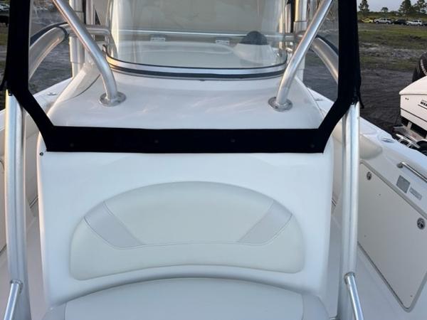 32' Boston Whaler, Listing Number 100915844, Image No. 32