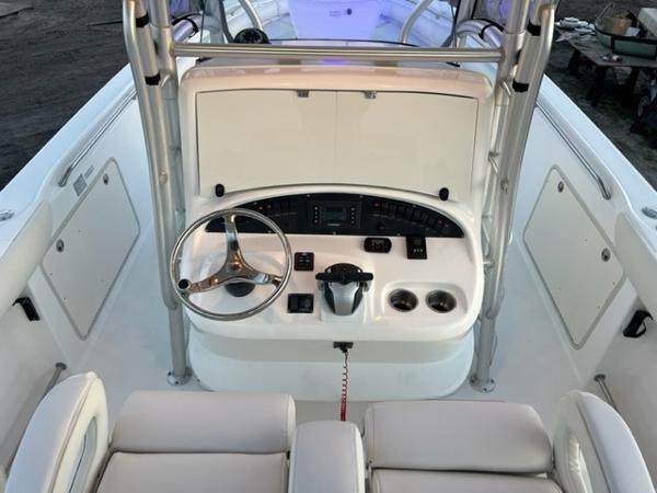 32' Boston Whaler, Listing Number 100915844, - Photo No. 22