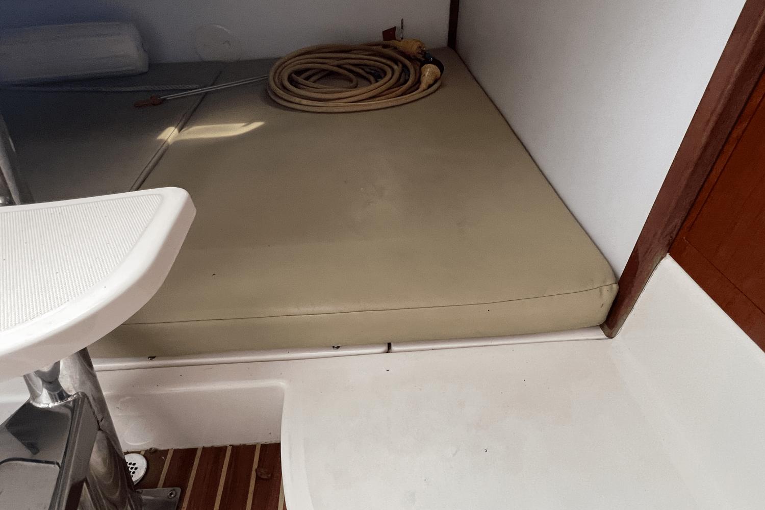 2006-boston-whaler-305-conquest-power-9461670-977360201-0-250420251127-14