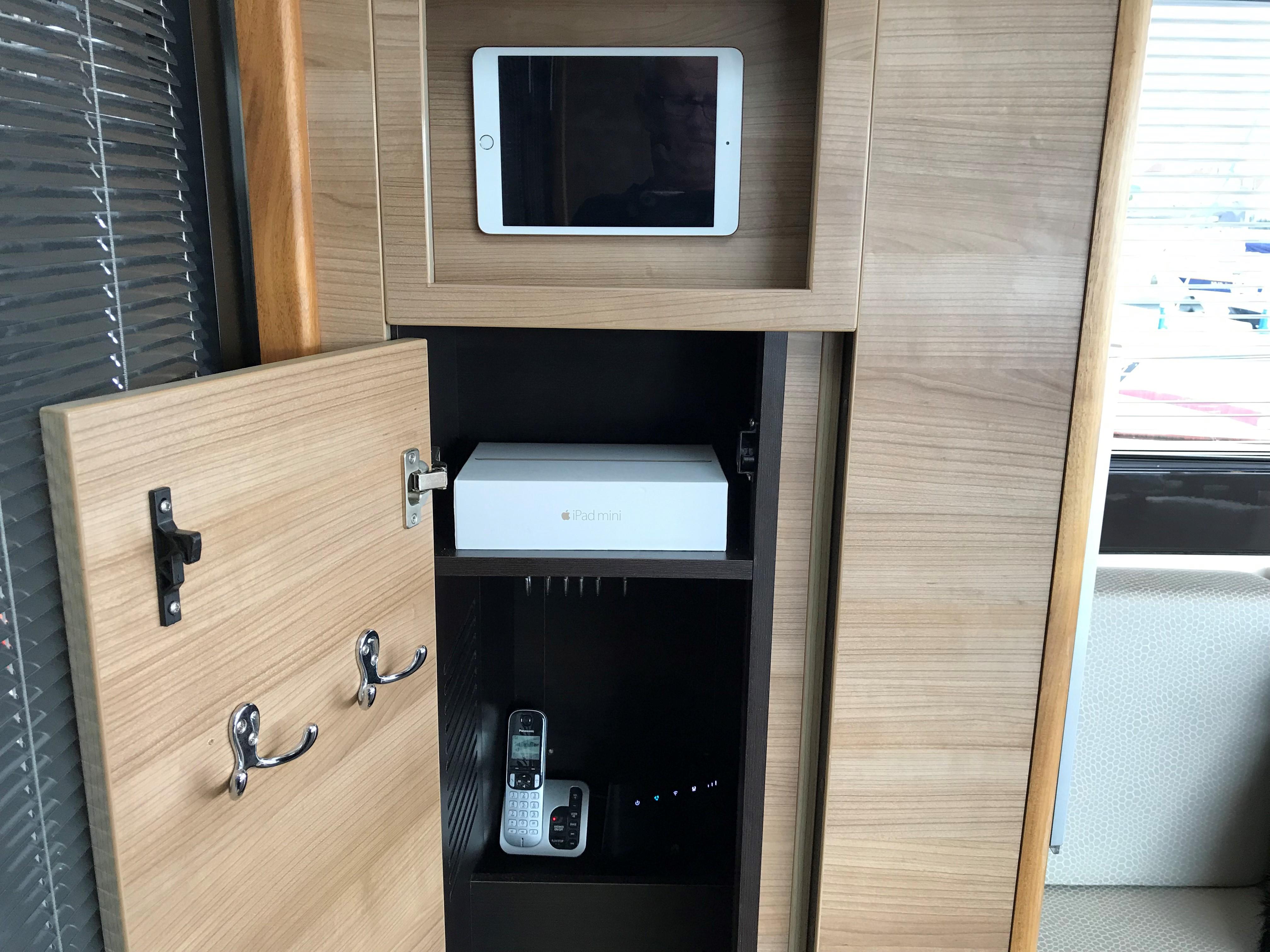 2010 Sealine F46