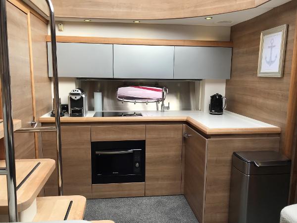 2010 Sealine F46