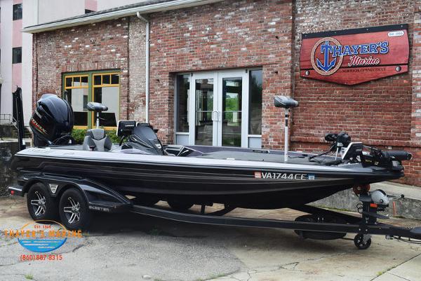 2018 Skeeter boat for sale, model of the boat is FX21 & Image # 1 of 49