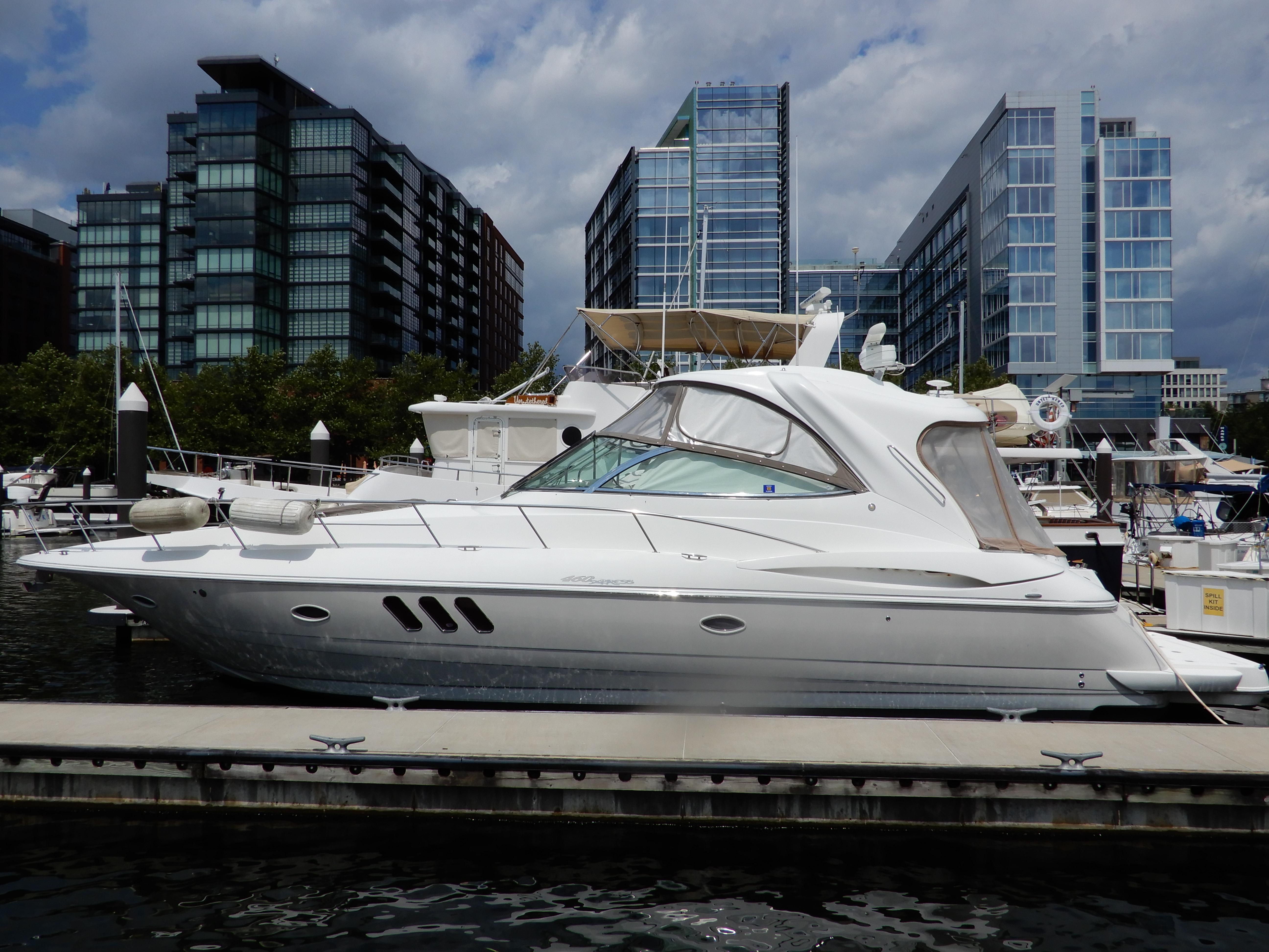 2008-cruisers-yachts-460-express-power-9881674-20250723113408068-1