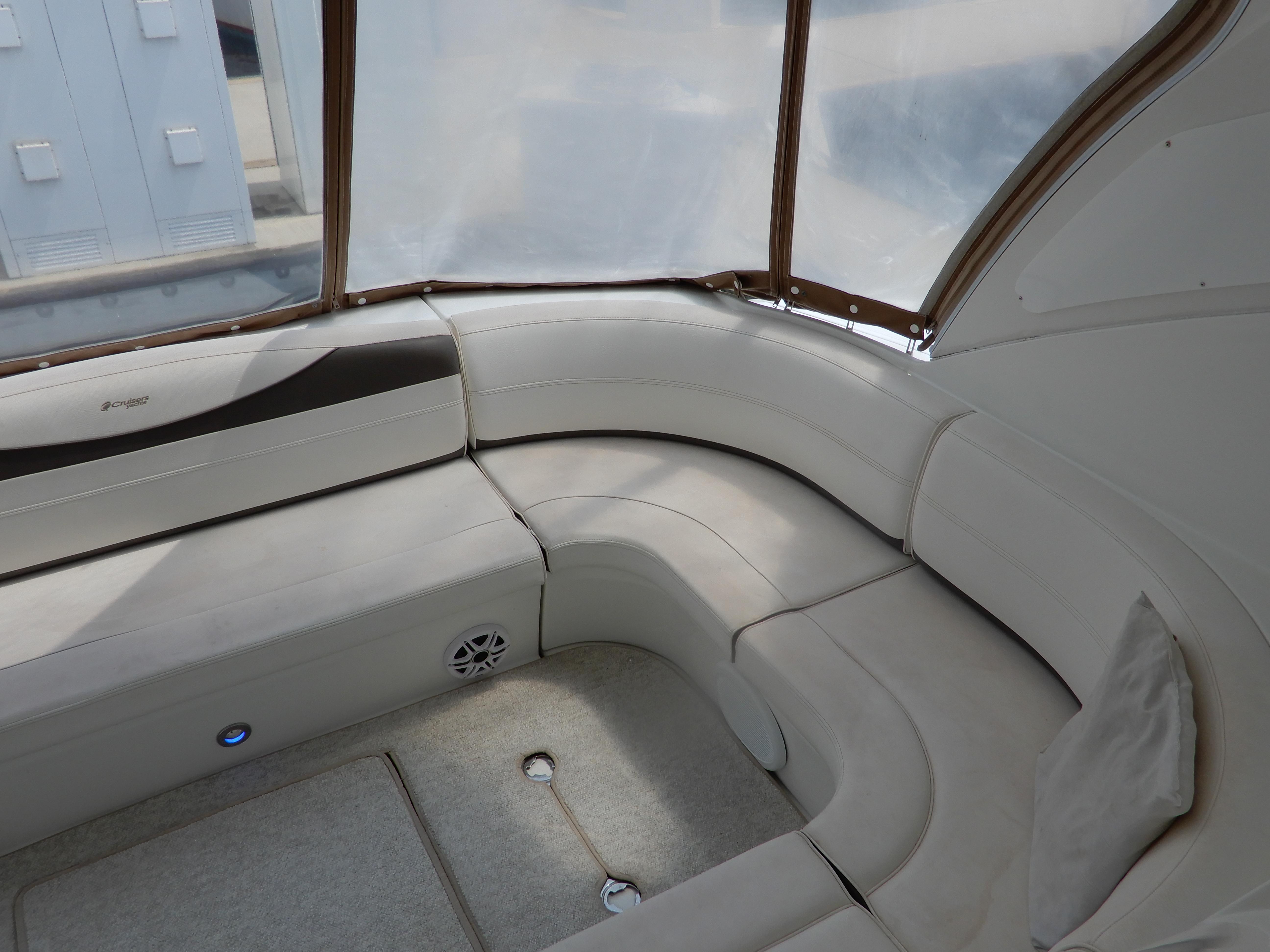 2008-cruisers-yachts-460-express-power-9881674-20250723113432301-1