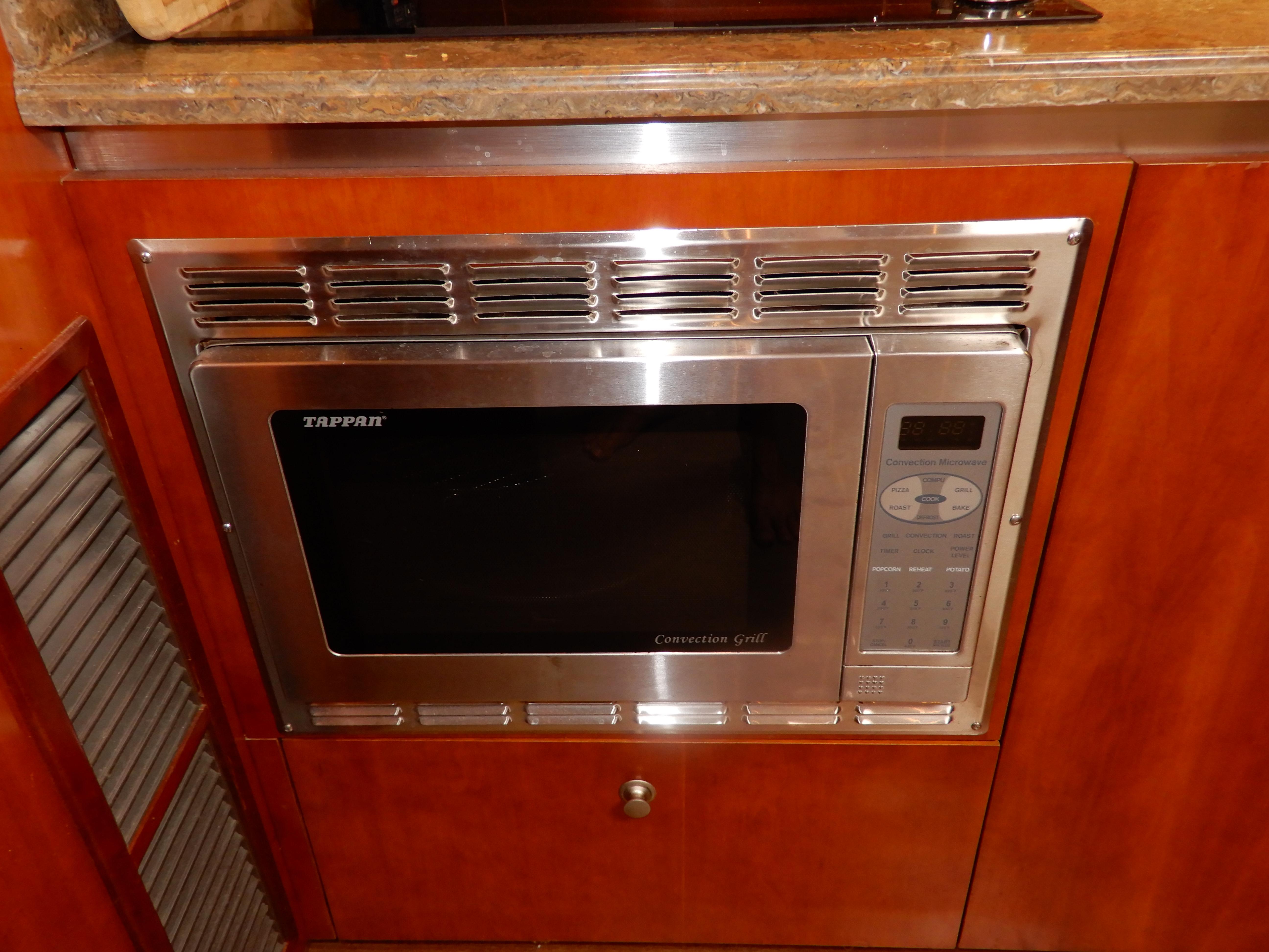 2008-cruisers-yachts-460-express-power-9881674-20250723114307608-1