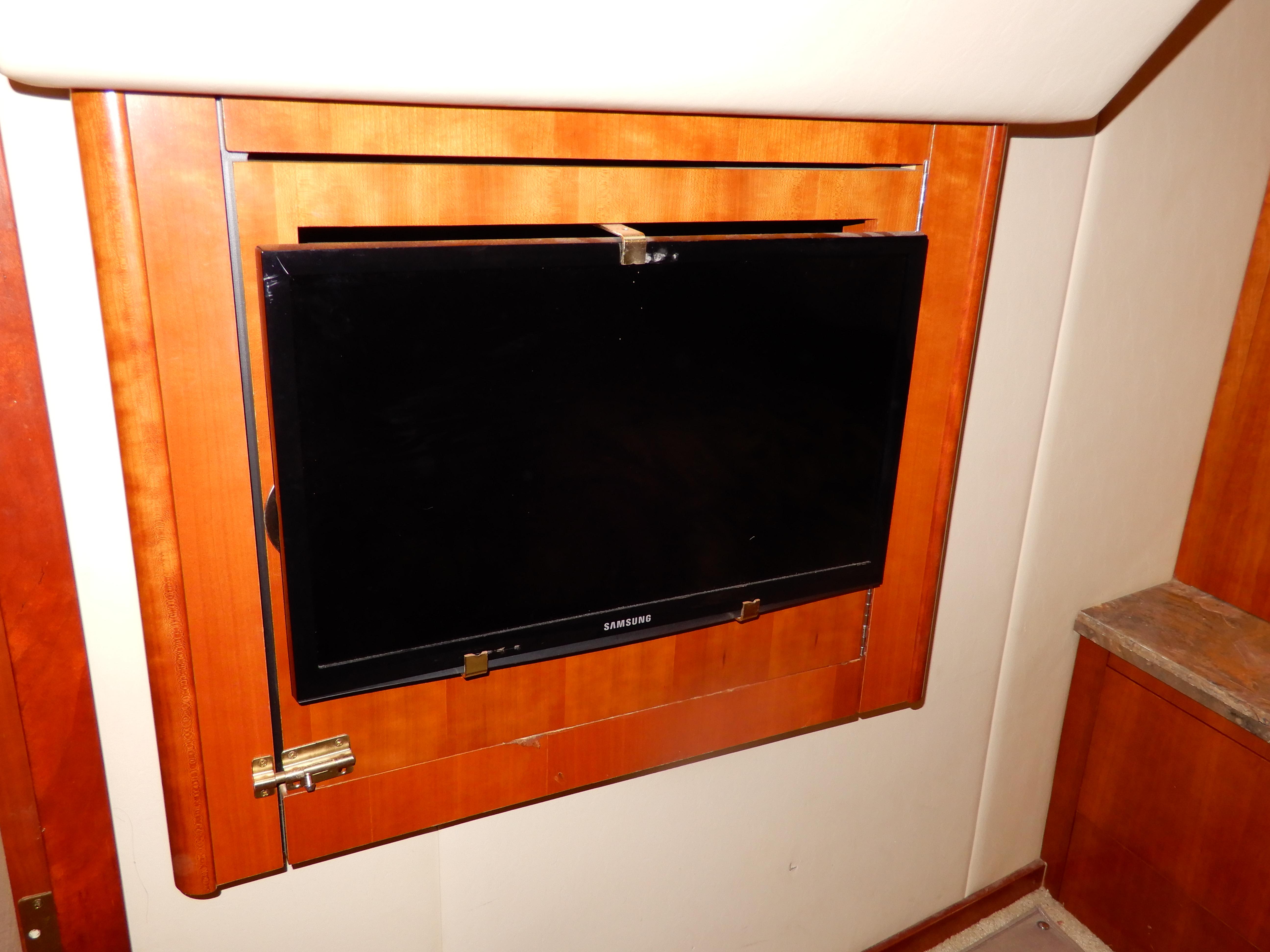 2008-cruisers-yachts-460-express-power-9881674-20250723114329677-1