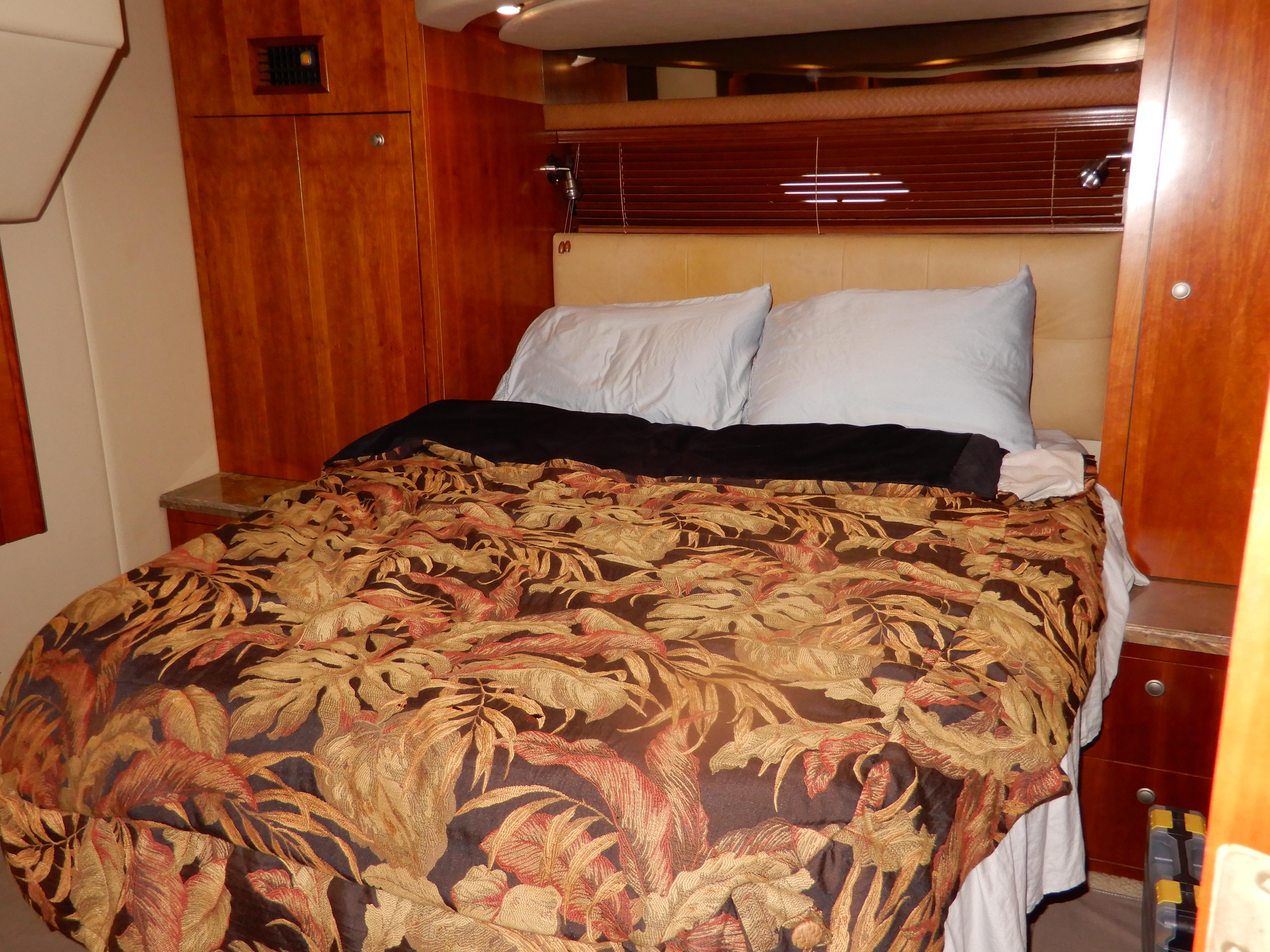 2008-cruisers-yachts-460-express-power-9881674-20250723114334821-1