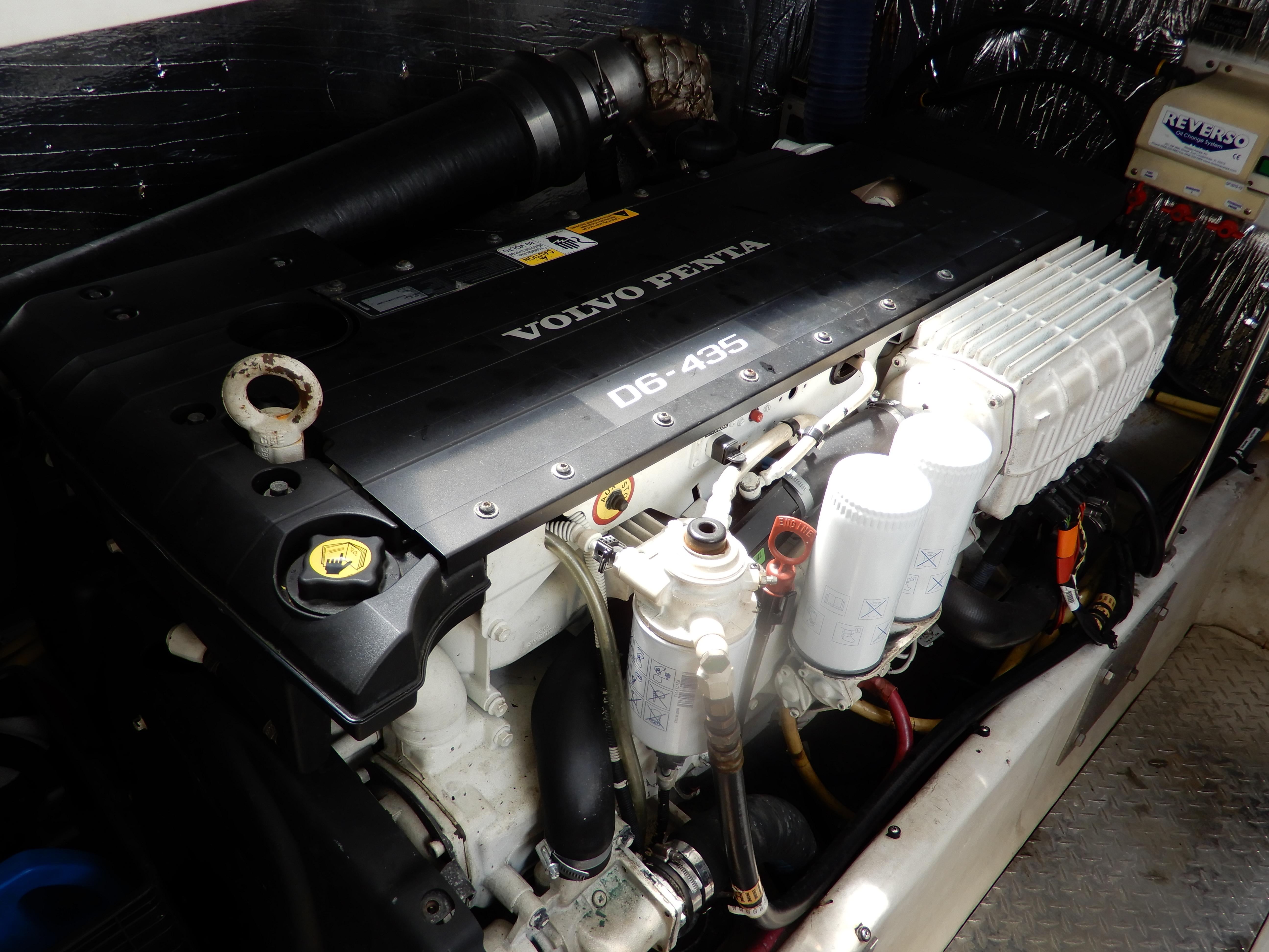 2008-cruisers-yachts-460-express-power-9881674-20250723115029834-1
