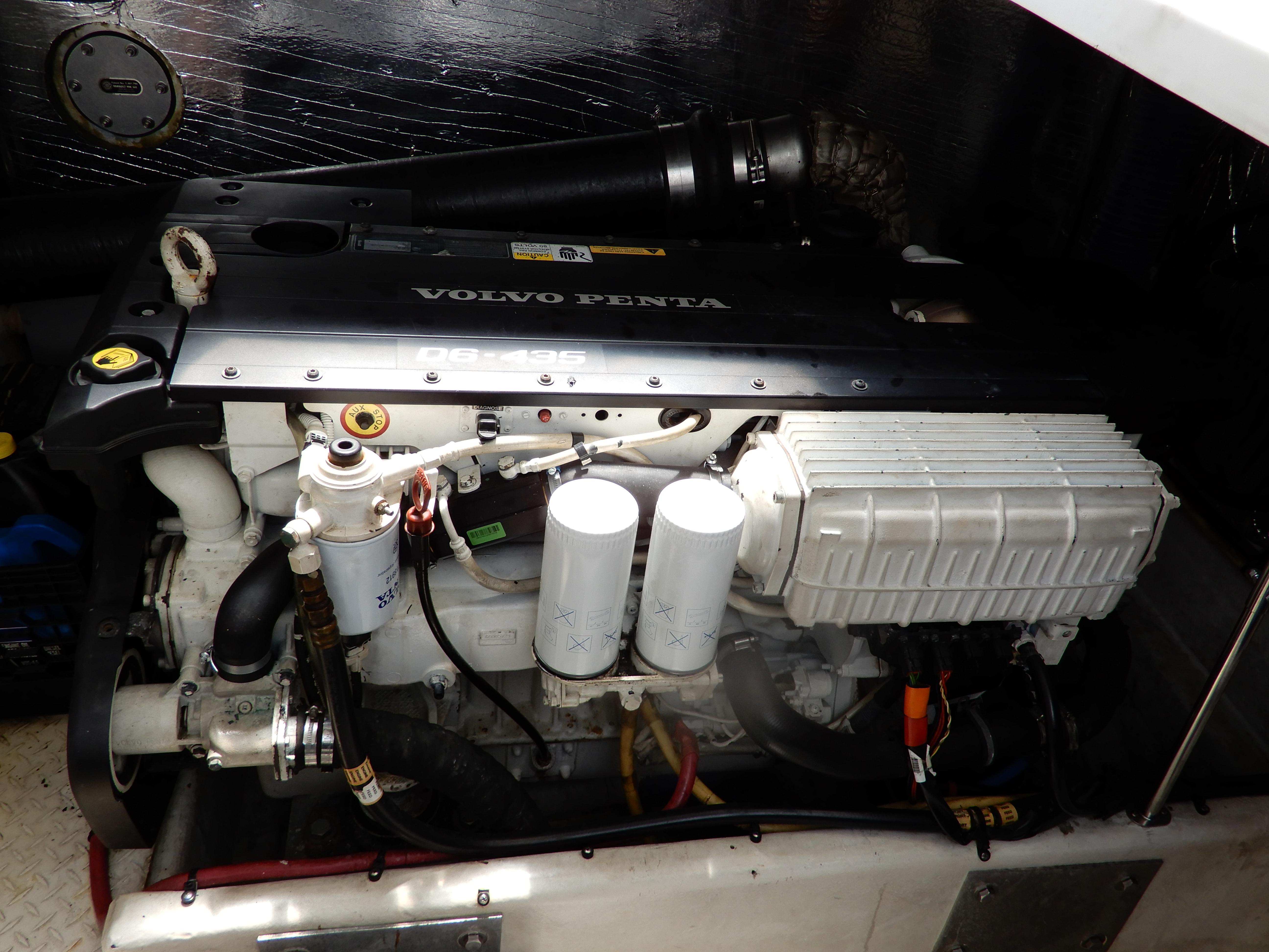 2008-cruisers-yachts-460-express-power-9881674-20250723115038694-1