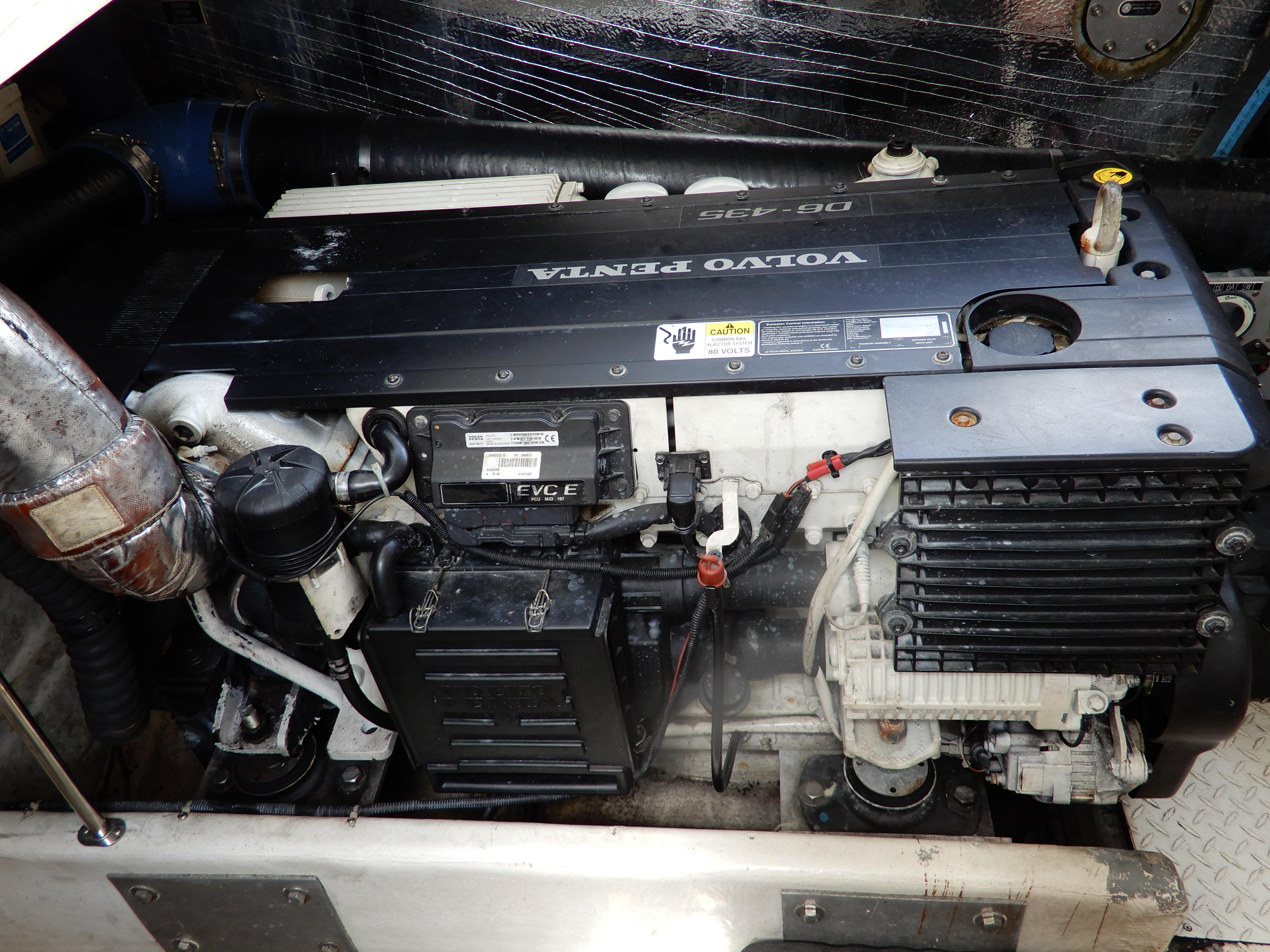 2008-cruisers-yachts-460-express-power-9881674-20250723115040871-1