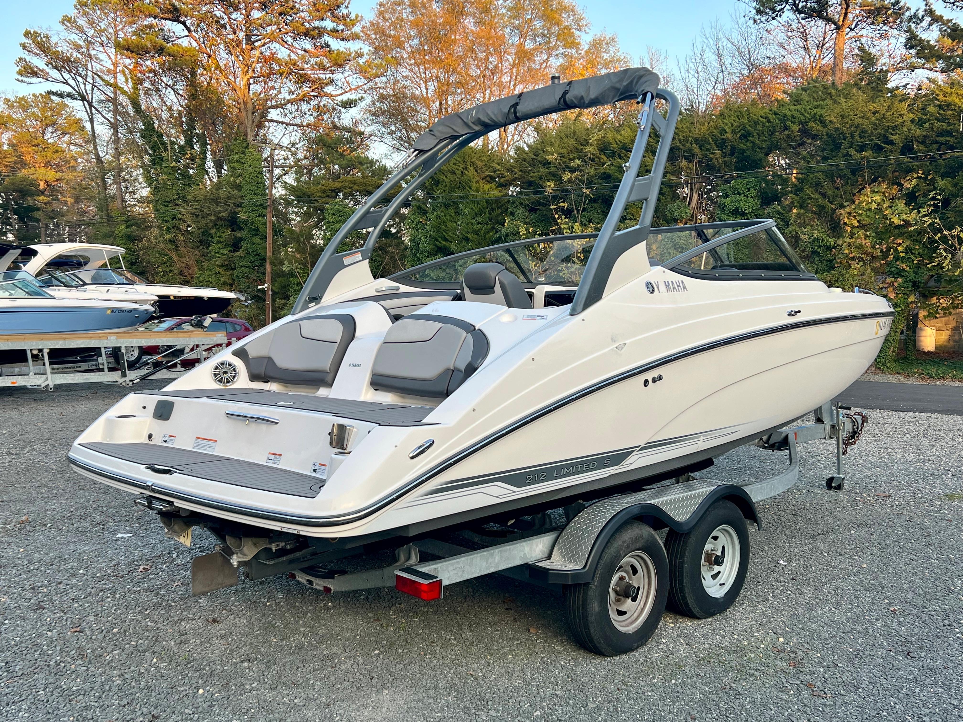 2017 Yamaha Boats 212 Limited S