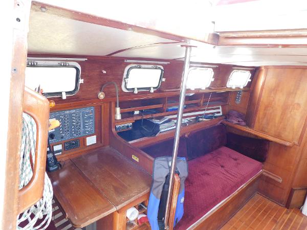 35' Endeavour, Listing Number 100899975, - Photo No. 3