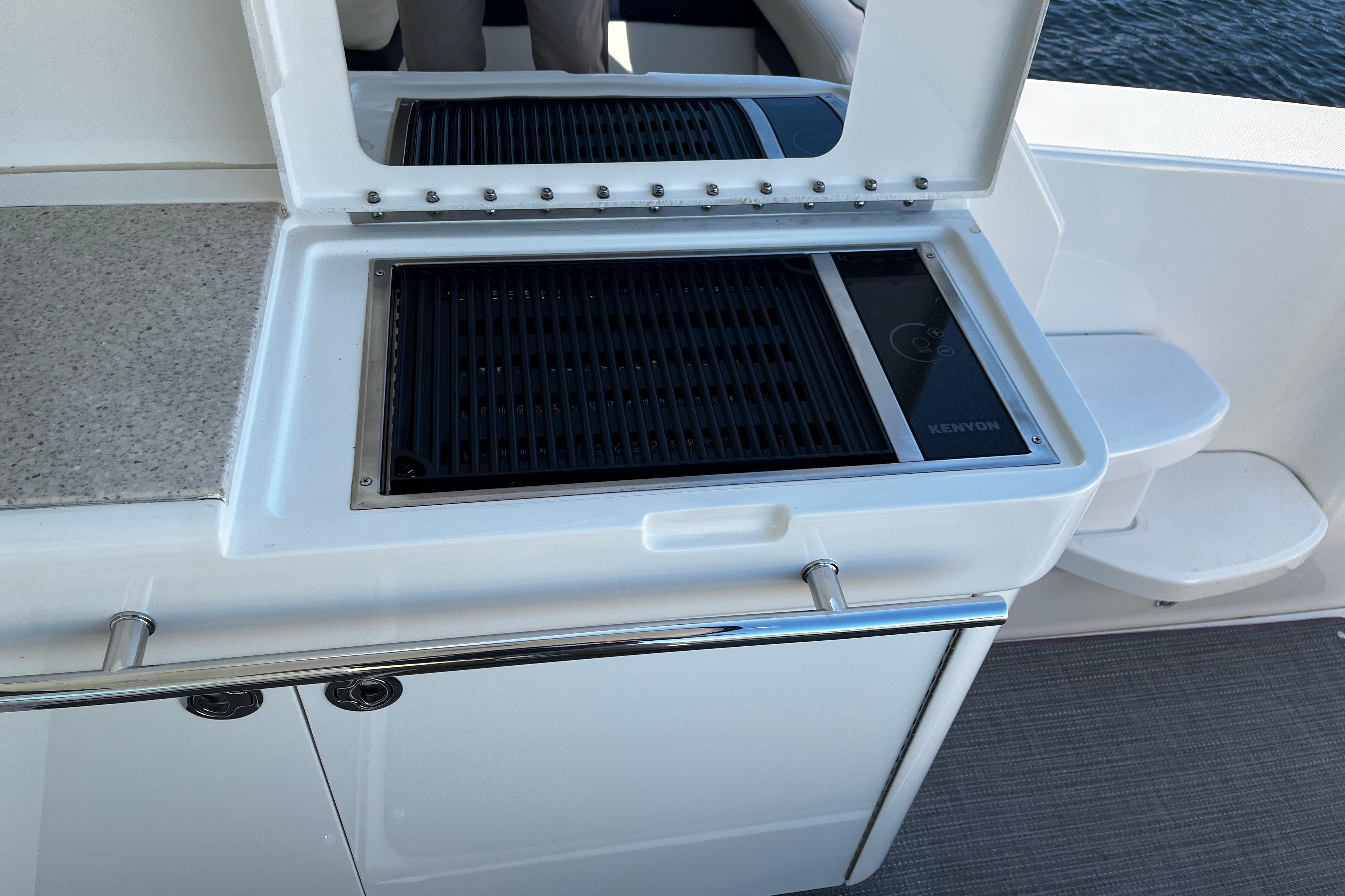 2010 Sea Ray 450 Sundancer #TBST7625J inventory image at Sun Country Yachts, South Lake Union (Seattle)