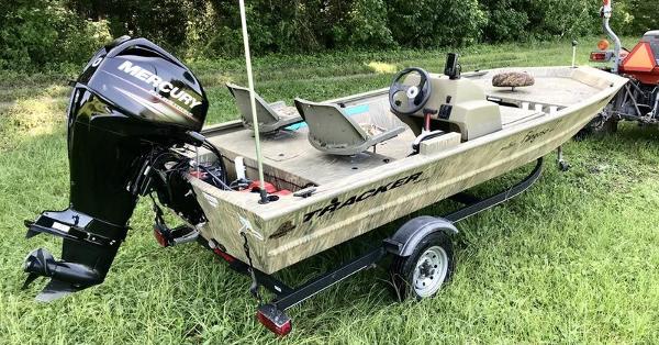 2017 Avalon boat for sale, model of the boat is GRIZZLY® 1648 MVX SC & Image # 10 of 13
