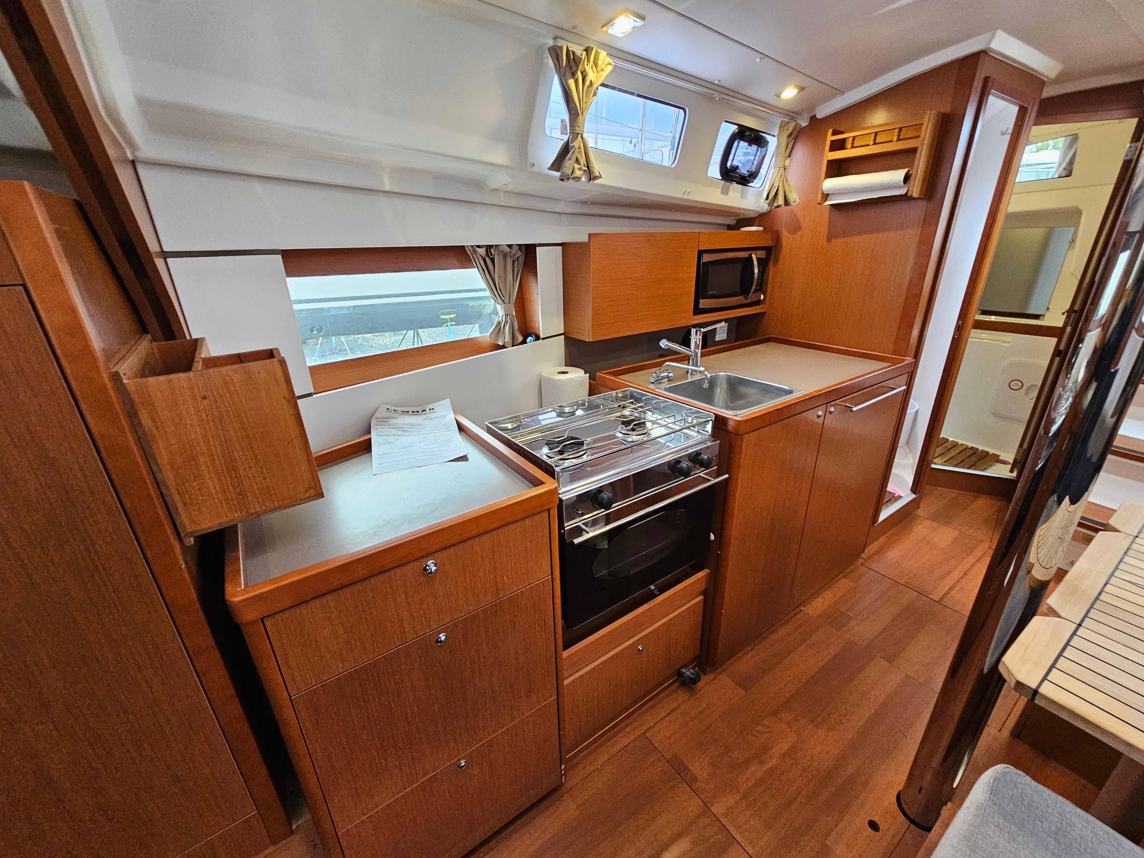 Yacht Photos Pics