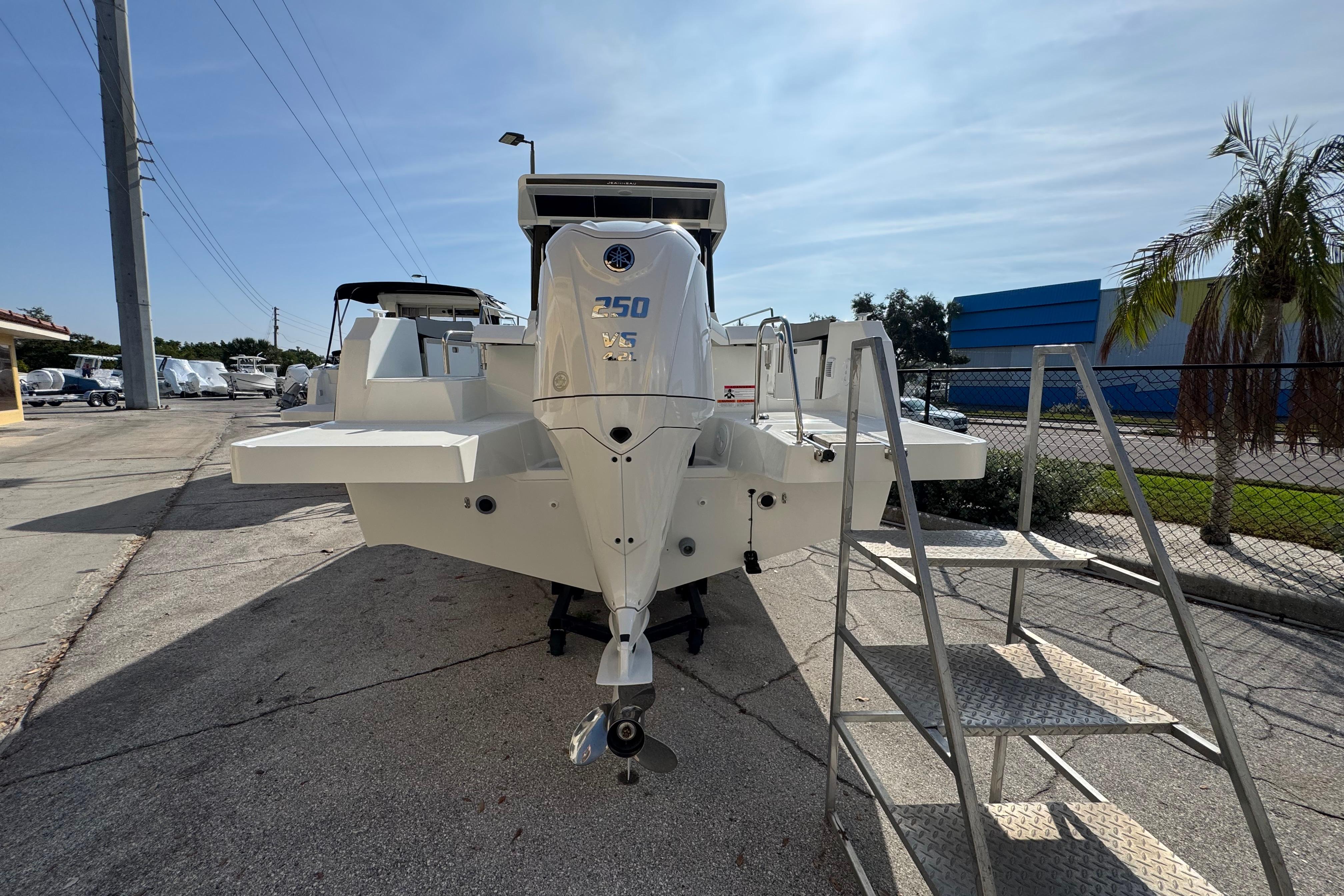 2026 Jeanneau NC Sport 795 Series 2-2