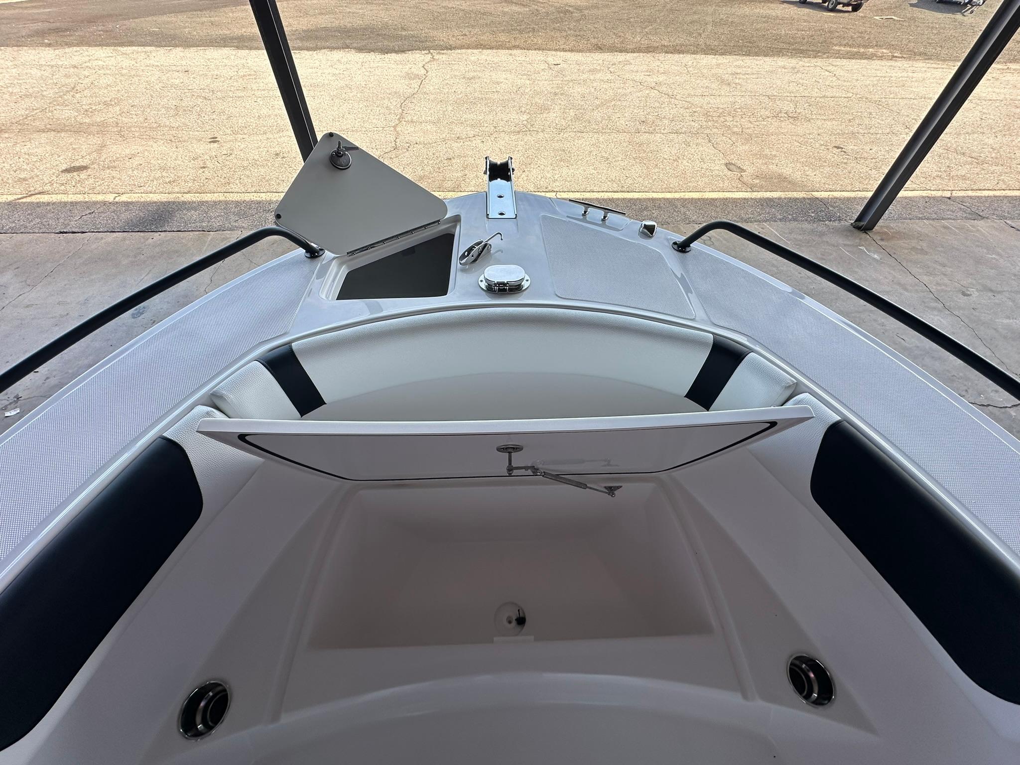 2025 Edgewater 208CC Center Console-18