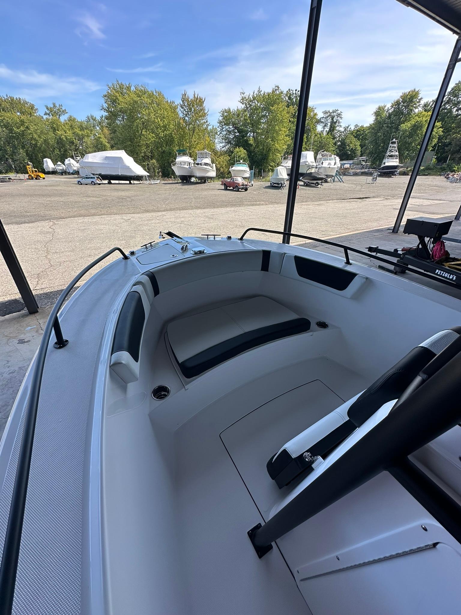 2025 Edgewater 208CC Center Console-16