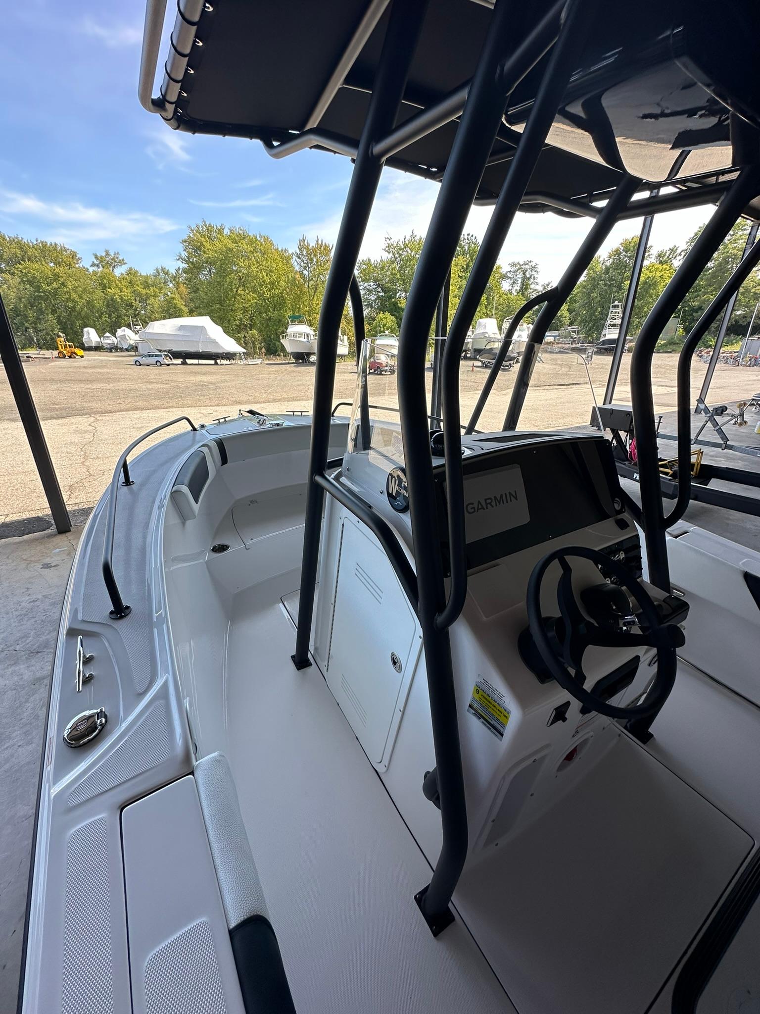 2025 Edgewater 208CC Center Console-14