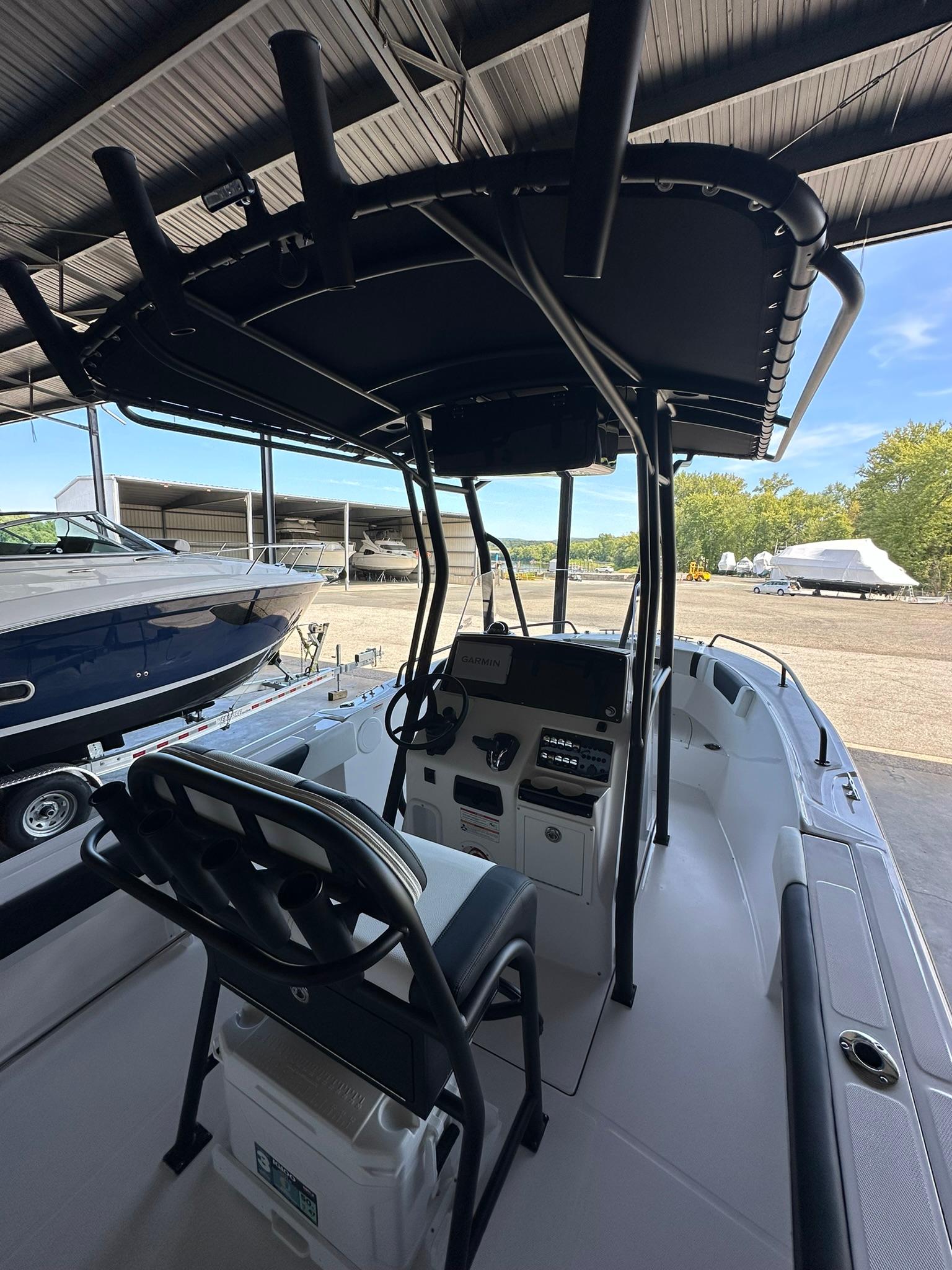 2025 Edgewater 208CC Center Console-10