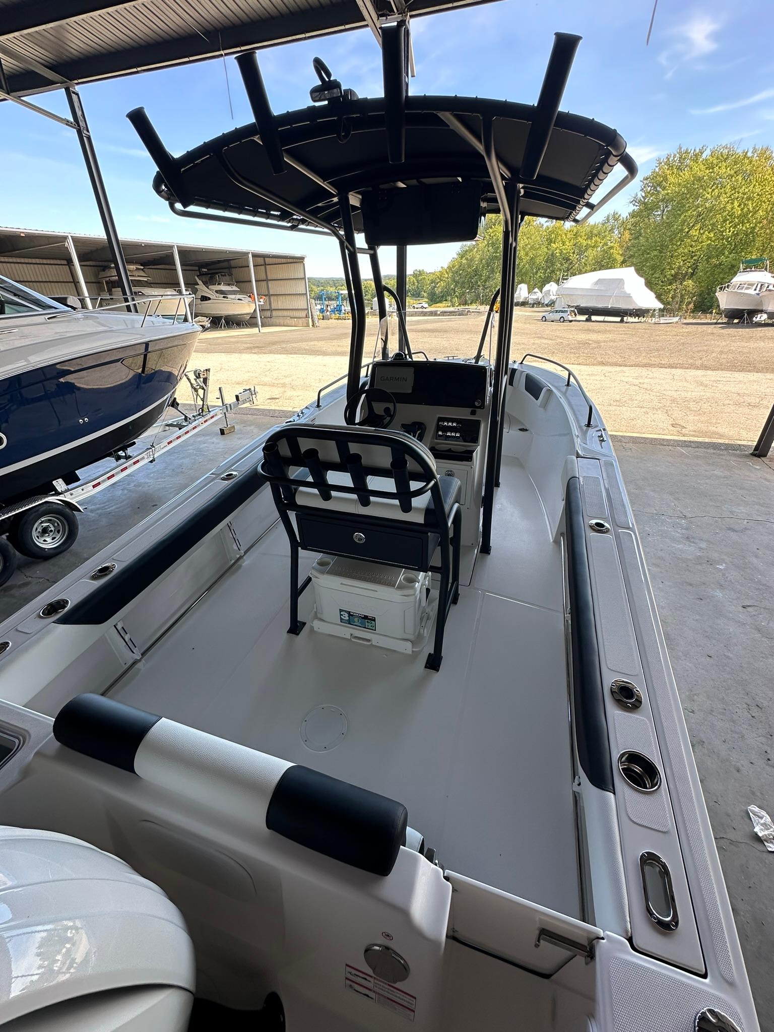 2025 Edgewater 208CC Center Console-7