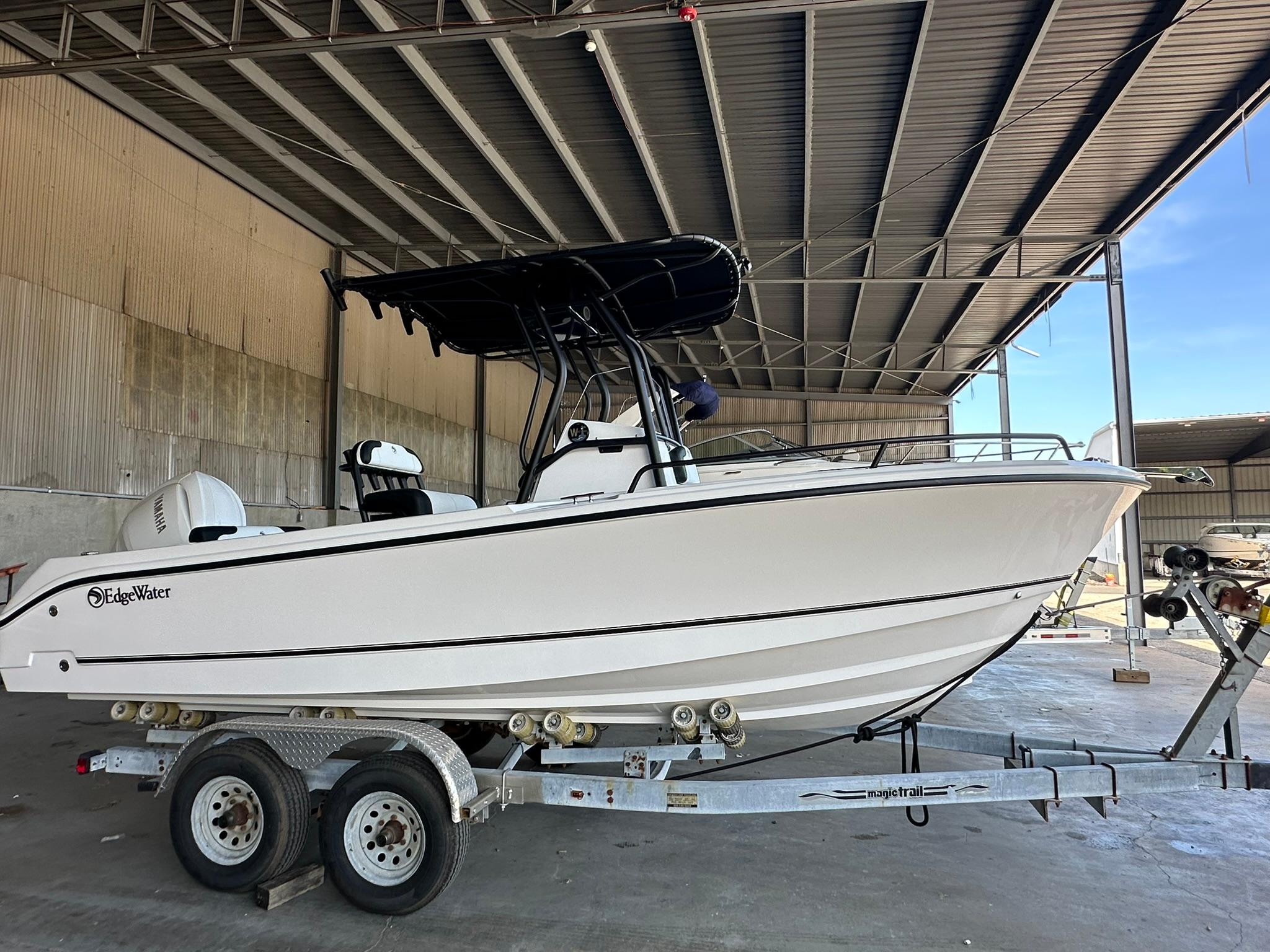 2025 Edgewater 208CC Center Console-5