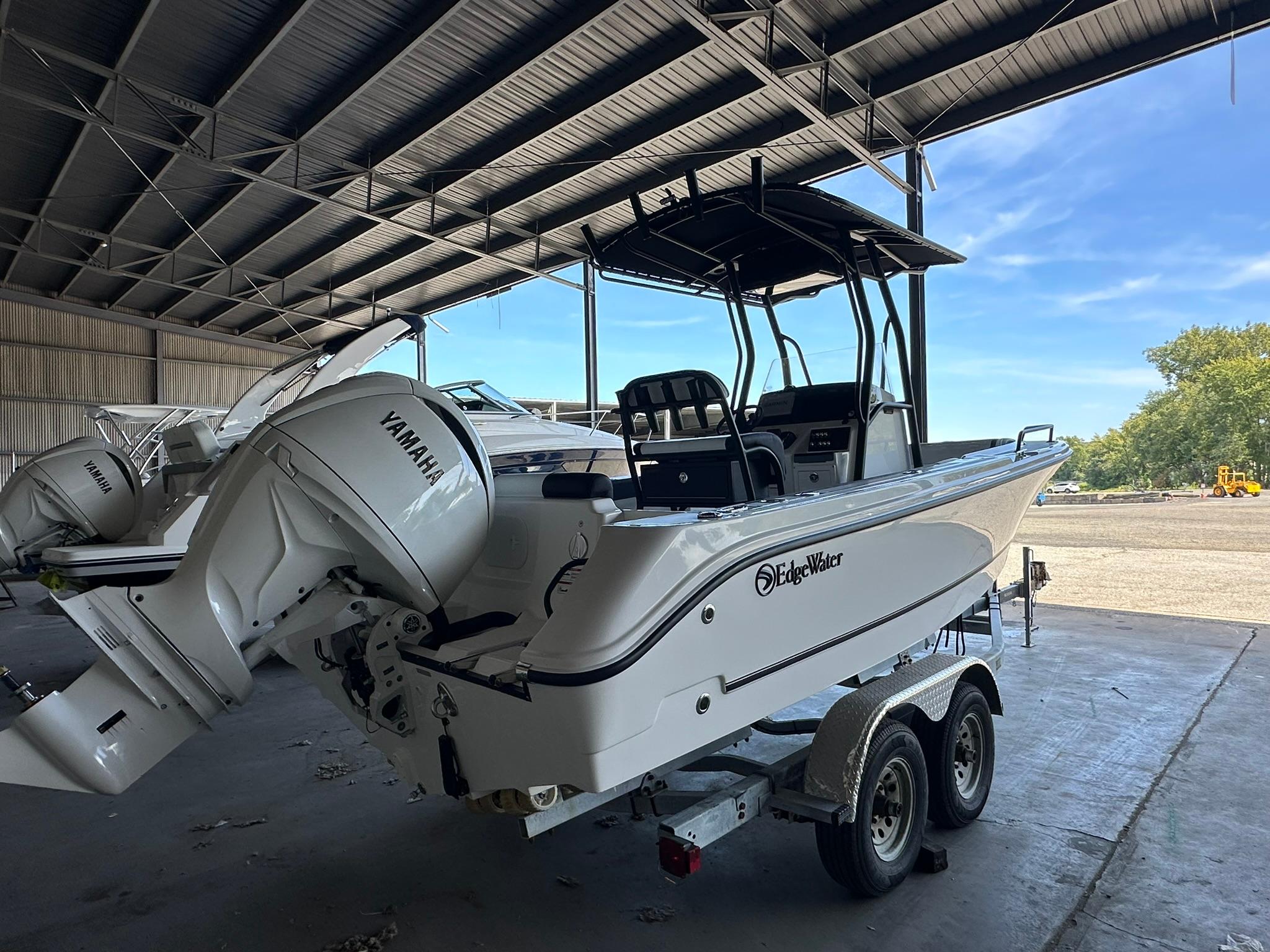 2025 Edgewater 208CC Center Console-4