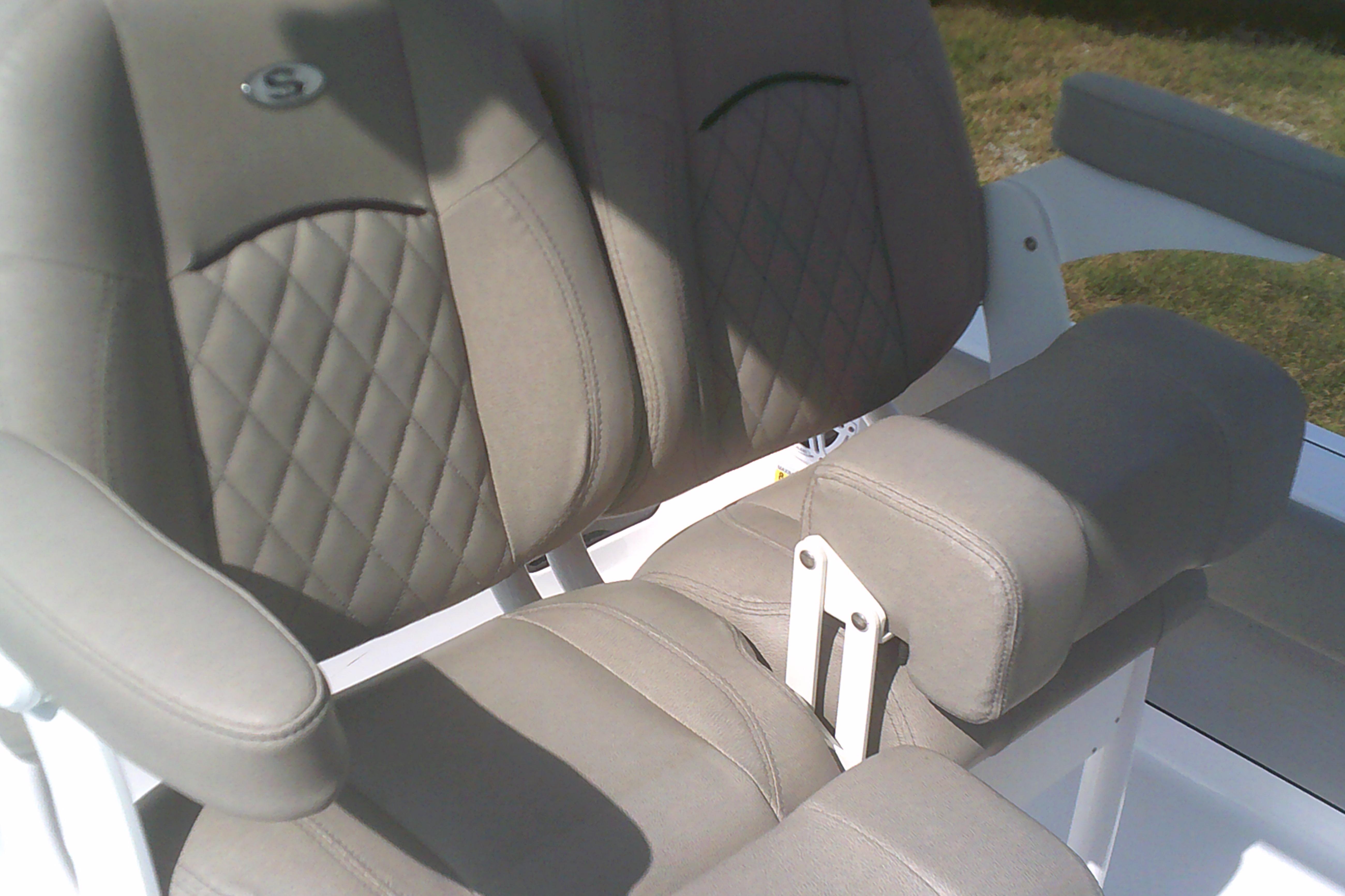 2025 Sportsman Masters 227 Bay Boat-11