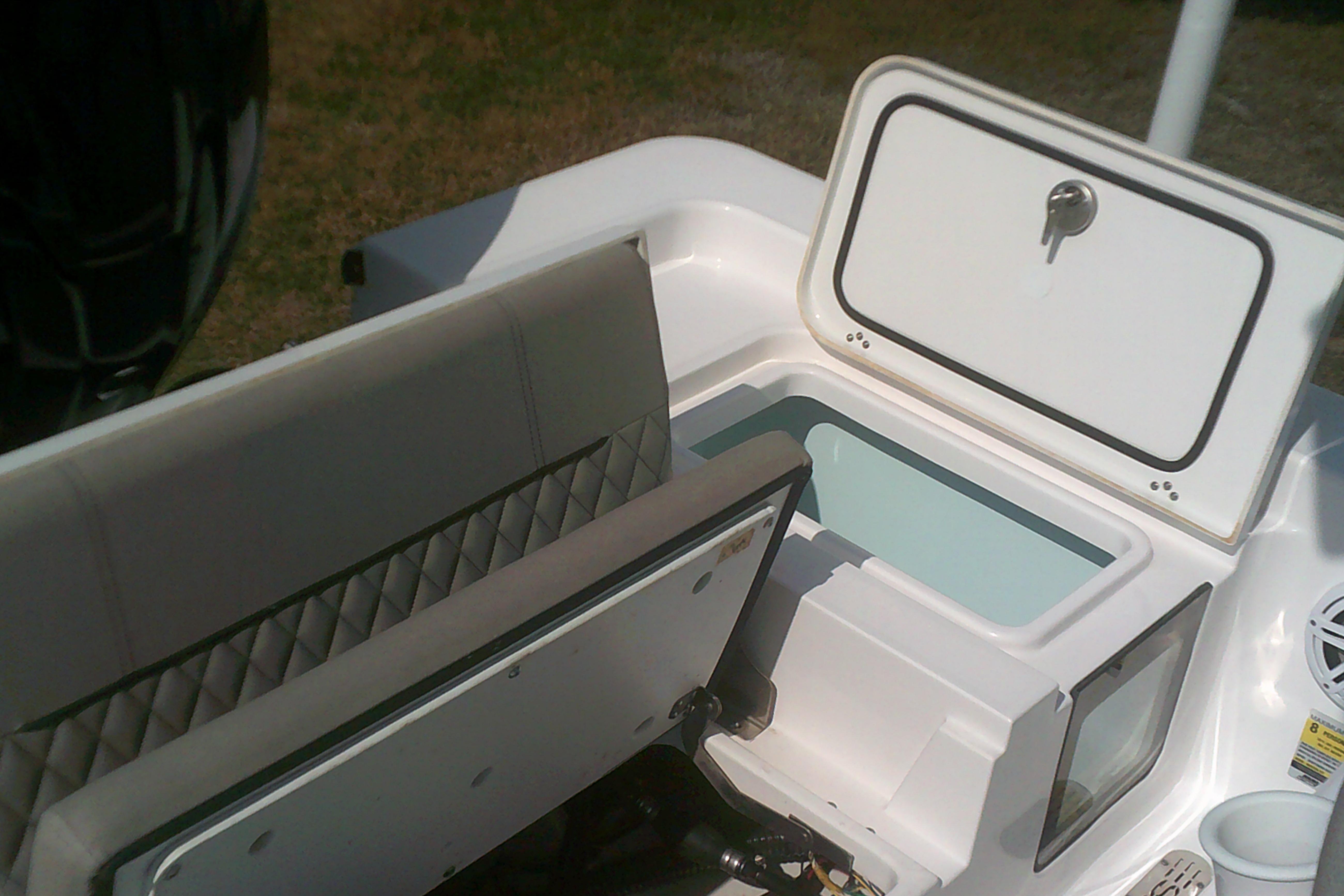 2025 Sportsman Masters 227 Bay Boat-12