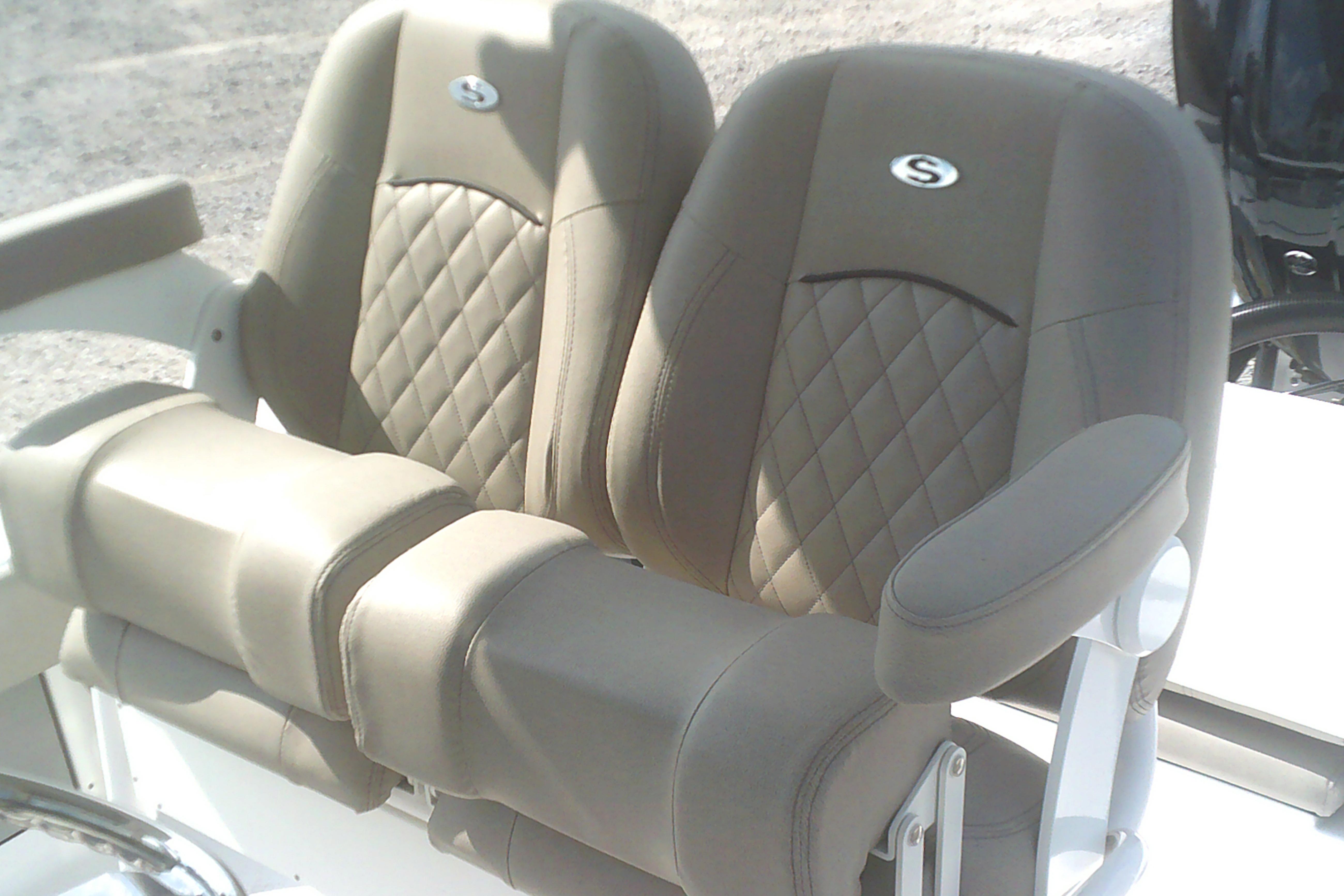 2025 Sportsman Masters 227 Bay Boat-19