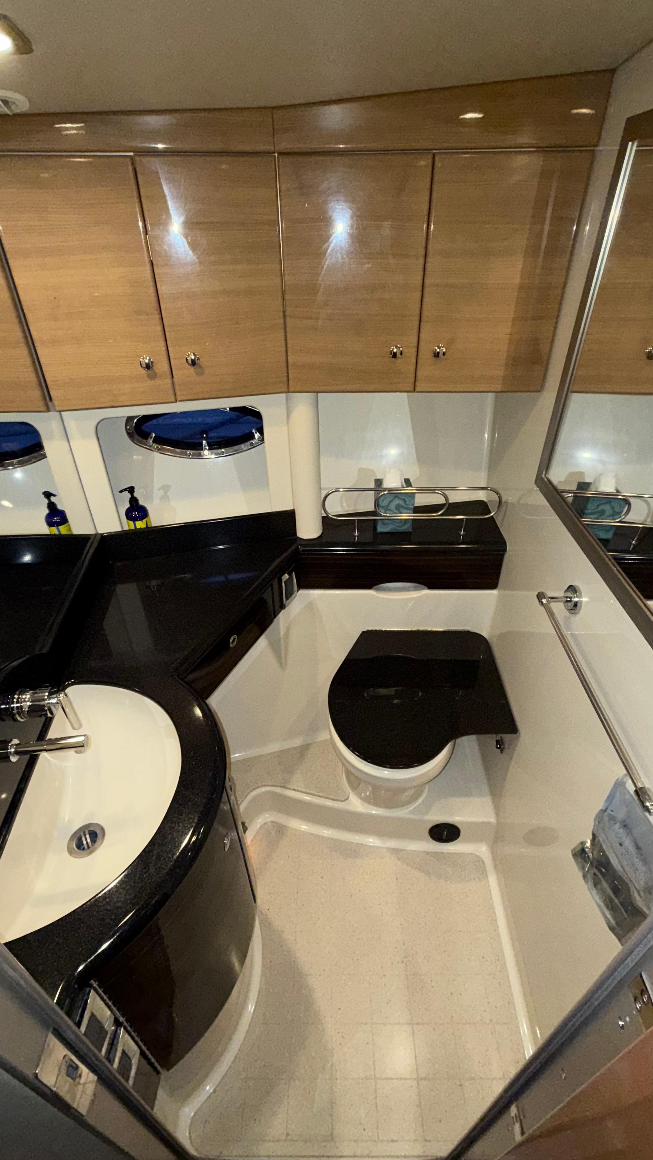 2010 Formula 45 Yacht #TBTW7772C inventory image at Sun Country Yachts, South Lake Union (Seattle) 2010 Formula 45 Yacht #TBTW7772C inventory image at Sun Country Yachts, South Lake Union (Seattle)