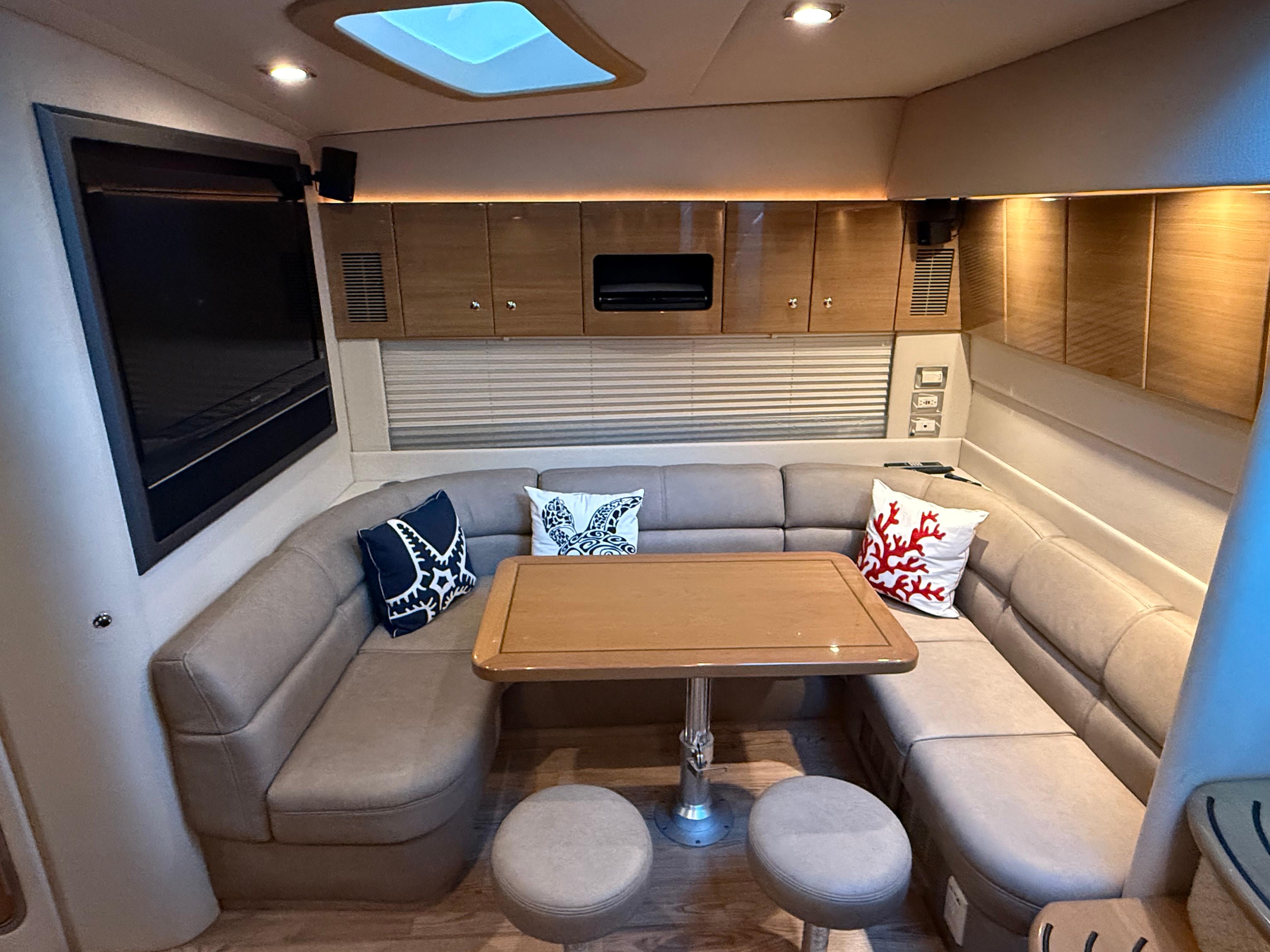 2010 Formula 45 Yacht #TBTW7772C inventory image at Sun Country Yachts, South Lake Union (Seattle) 2010 Formula 45 Yacht #TBTW7772C inventory image at Sun Country Yachts, South Lake Union (Seattle)