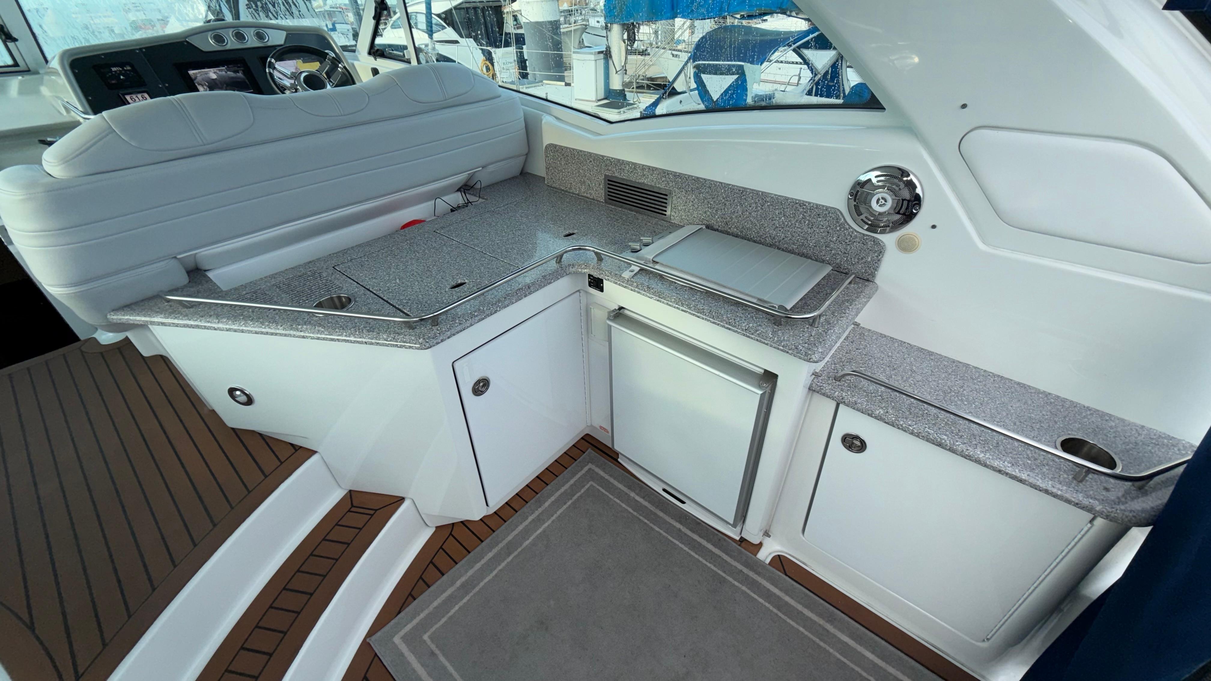 2010 Formula 45 Yacht #TBTW7772C inventory image at Sun Country Yachts, South Lake Union (Seattle) 2010 Formula 45 Yacht #TBTW7772C inventory image at Sun Country Yachts, South Lake Union (Seattle)